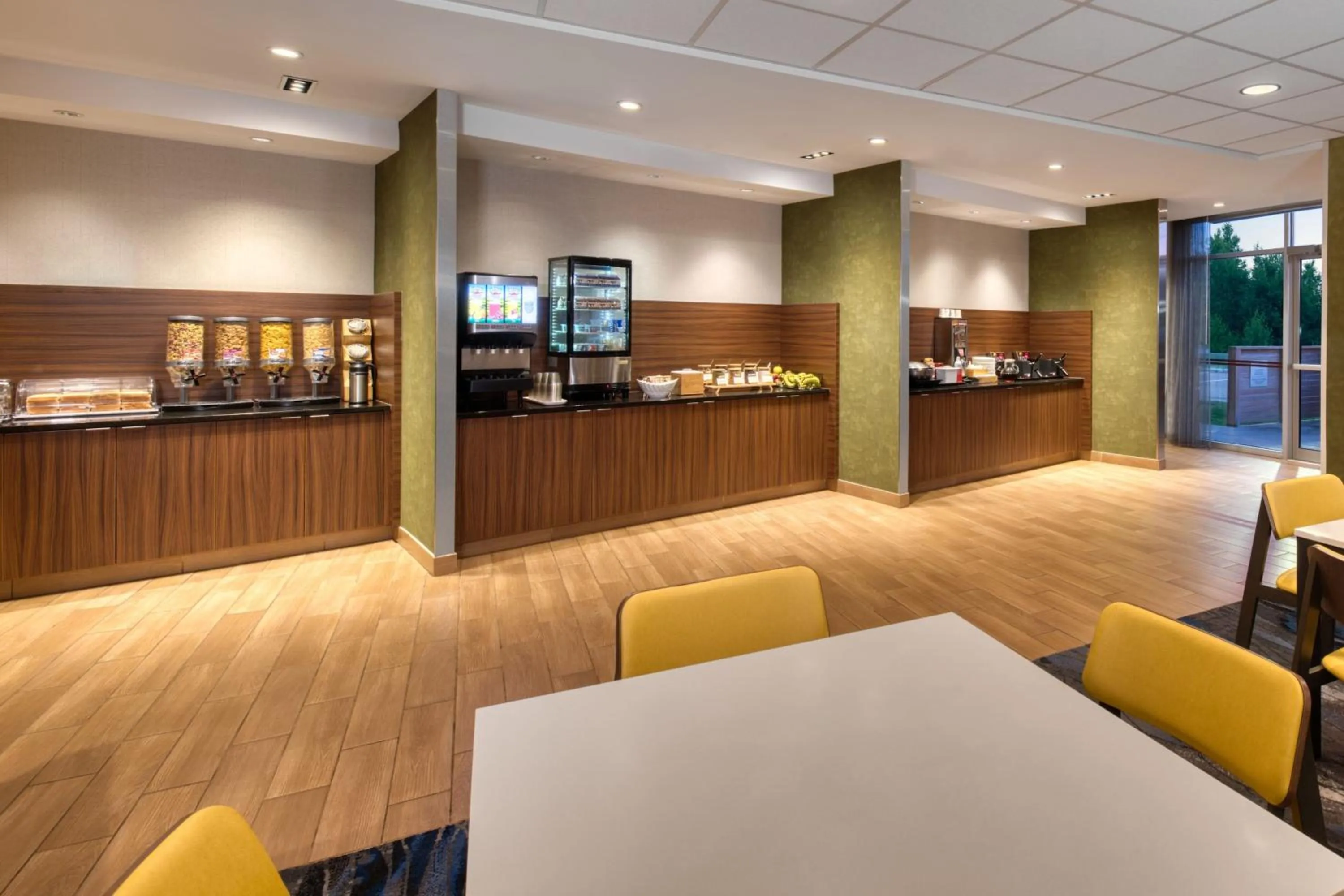 Breakfast in Fairfield Inn & Suites by Marriott Moncton