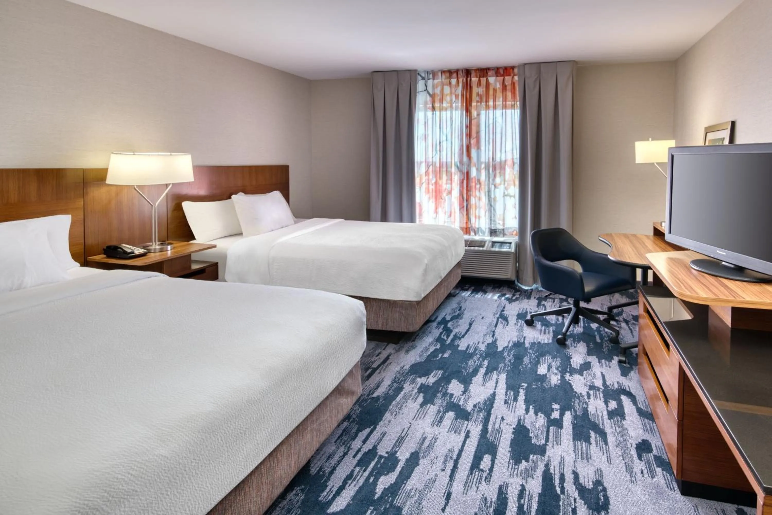 Photo of the whole room, Bed in Fairfield Inn & Suites by Marriott Moncton