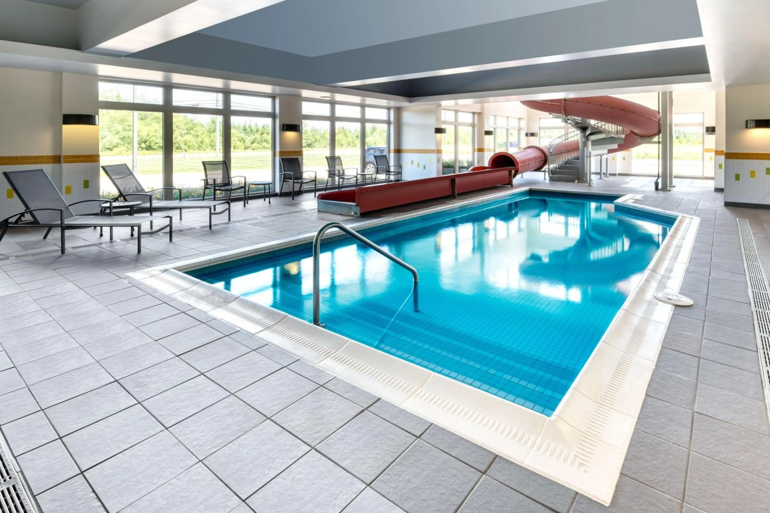 Swimming pool in Fairfield Inn & Suites by Marriott Moncton