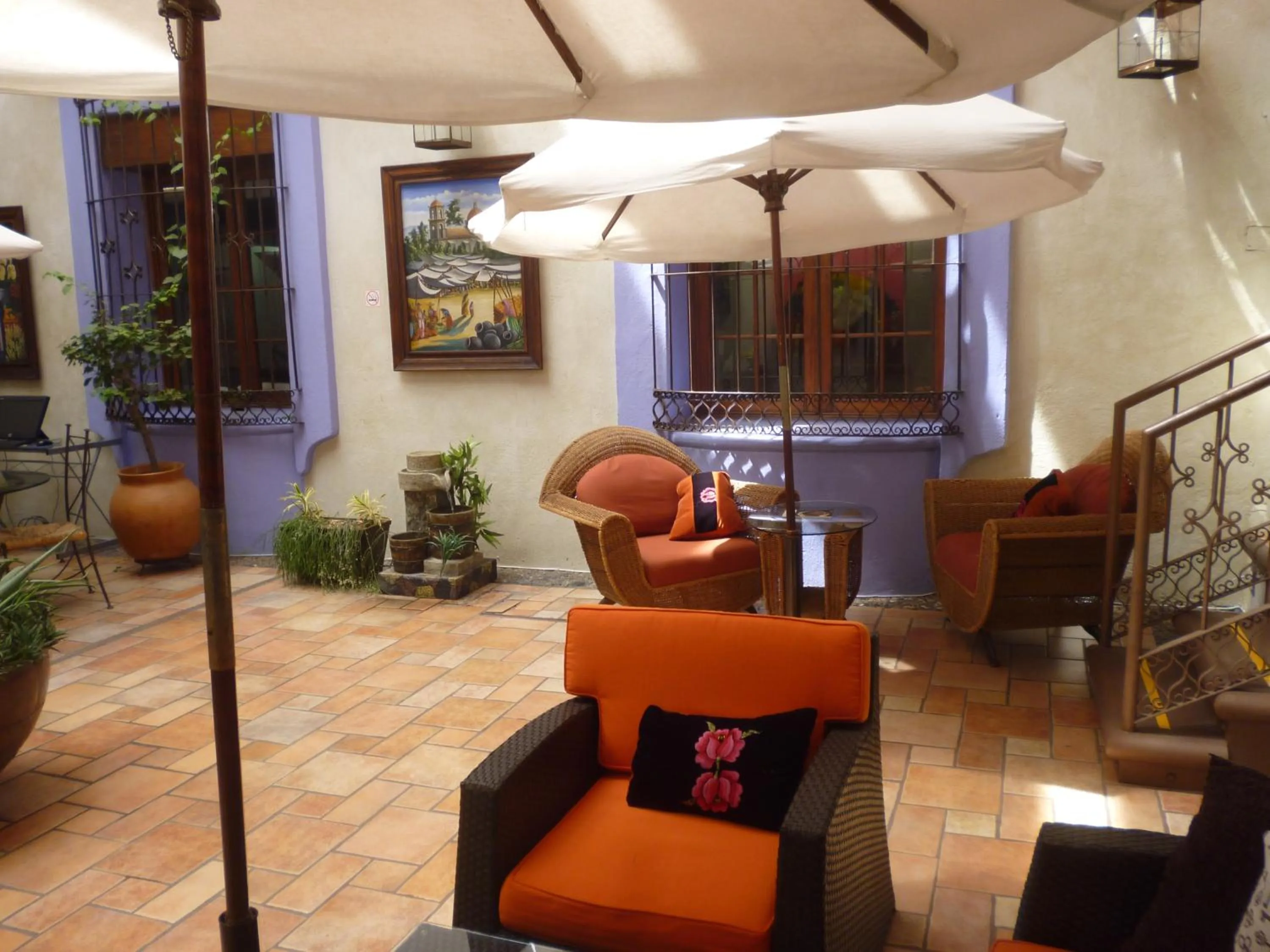 Restaurant/places to eat in Hotel Trébol