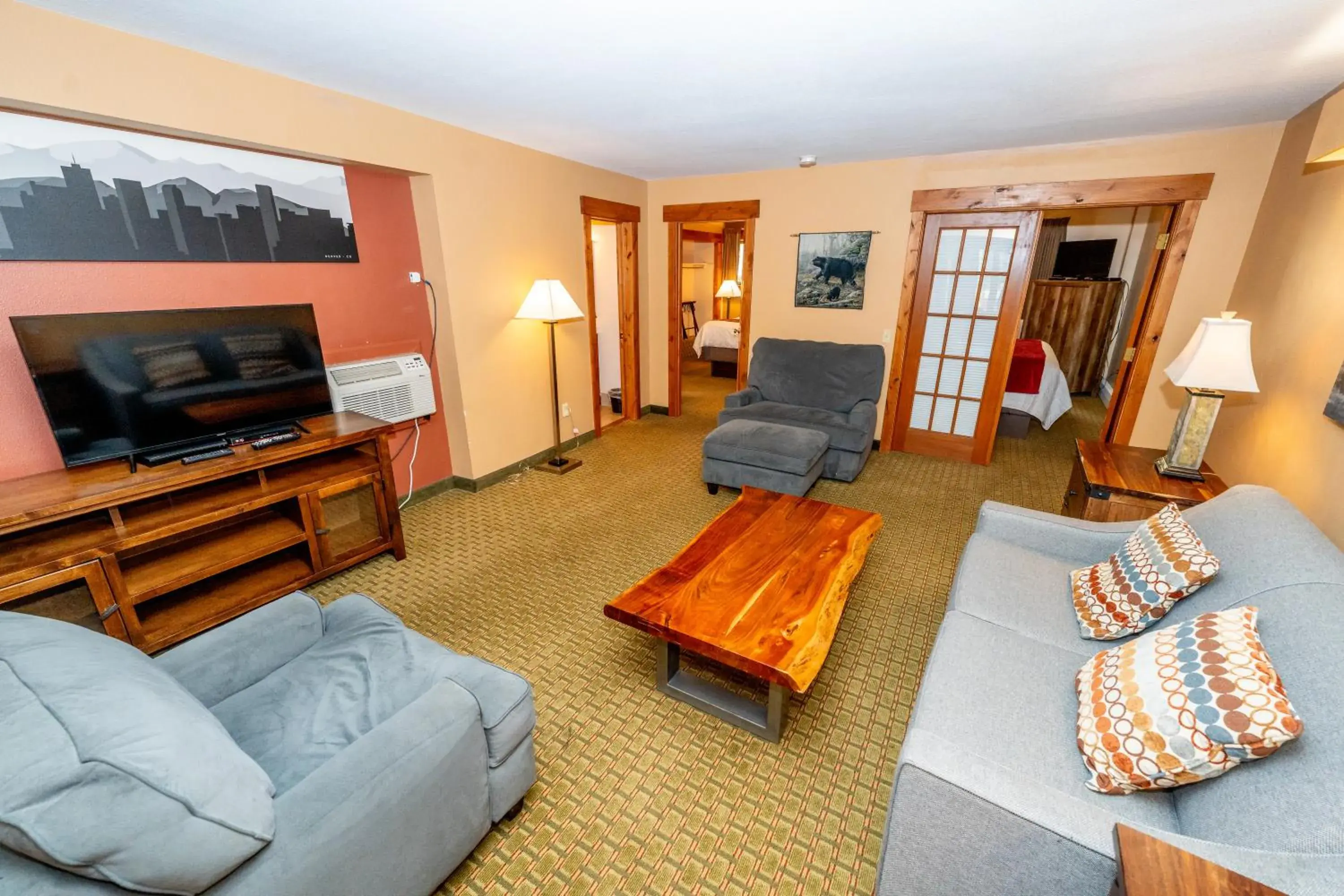 Two-Bedroom Suite - Non-Pet Friendly in Silver Moon Inn Two-Bedroom Suite - Non-Pet Friendly in Silver Moon Inn