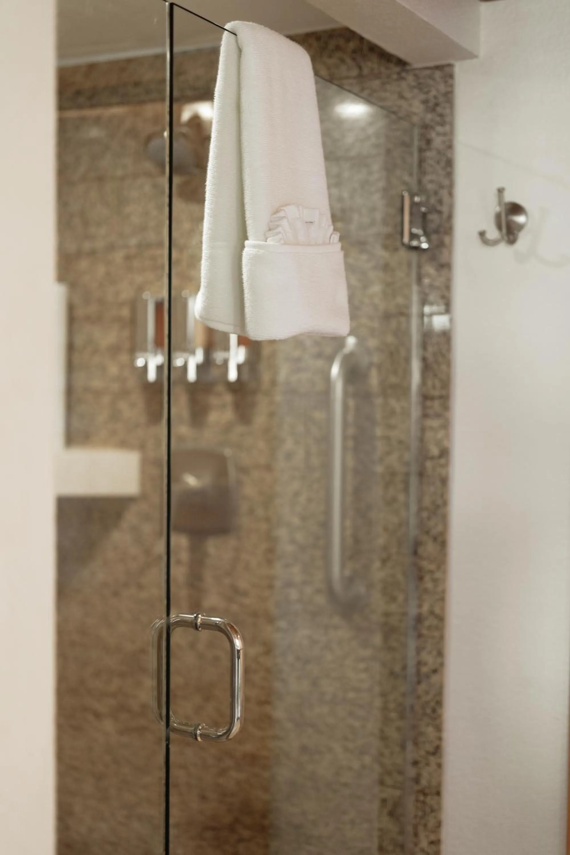 Pacific Terrace Hotel