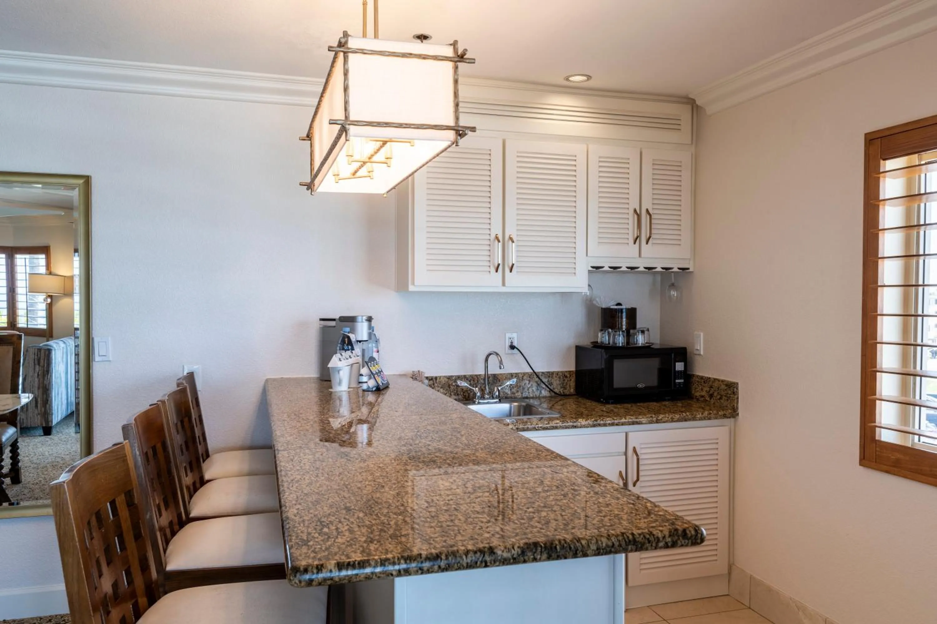 Pacific Terrace Hotel