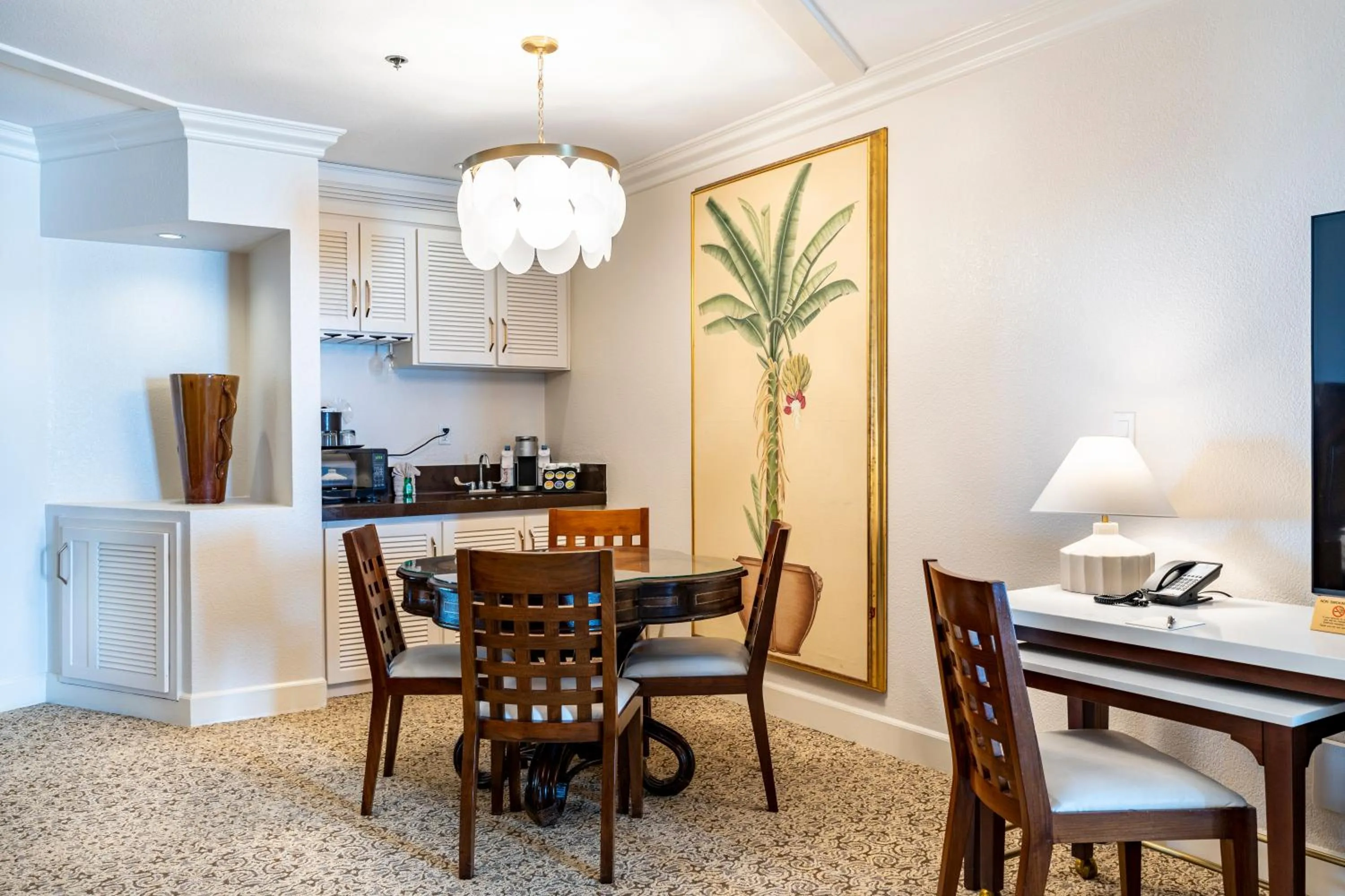 Pacific Terrace Hotel