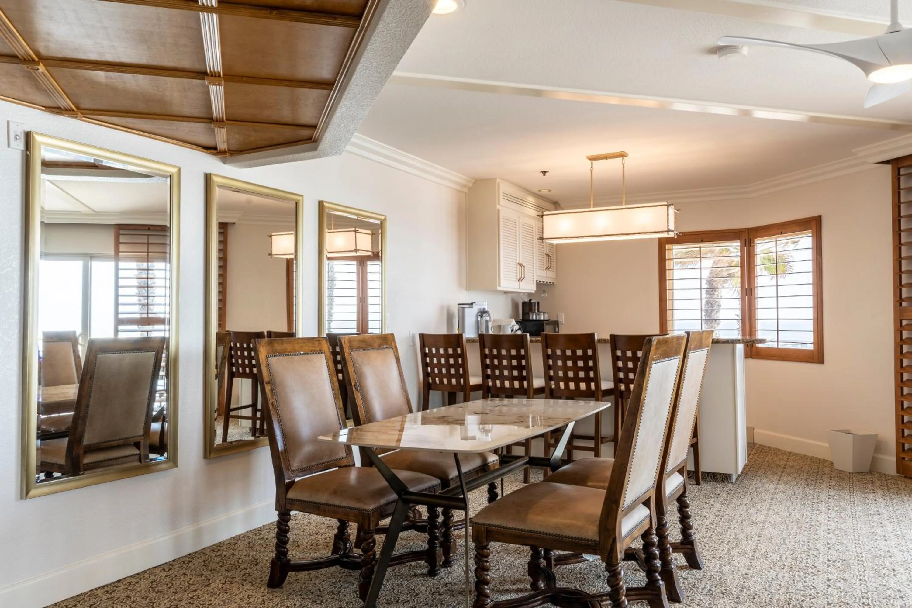 Pacific Terrace Hotel