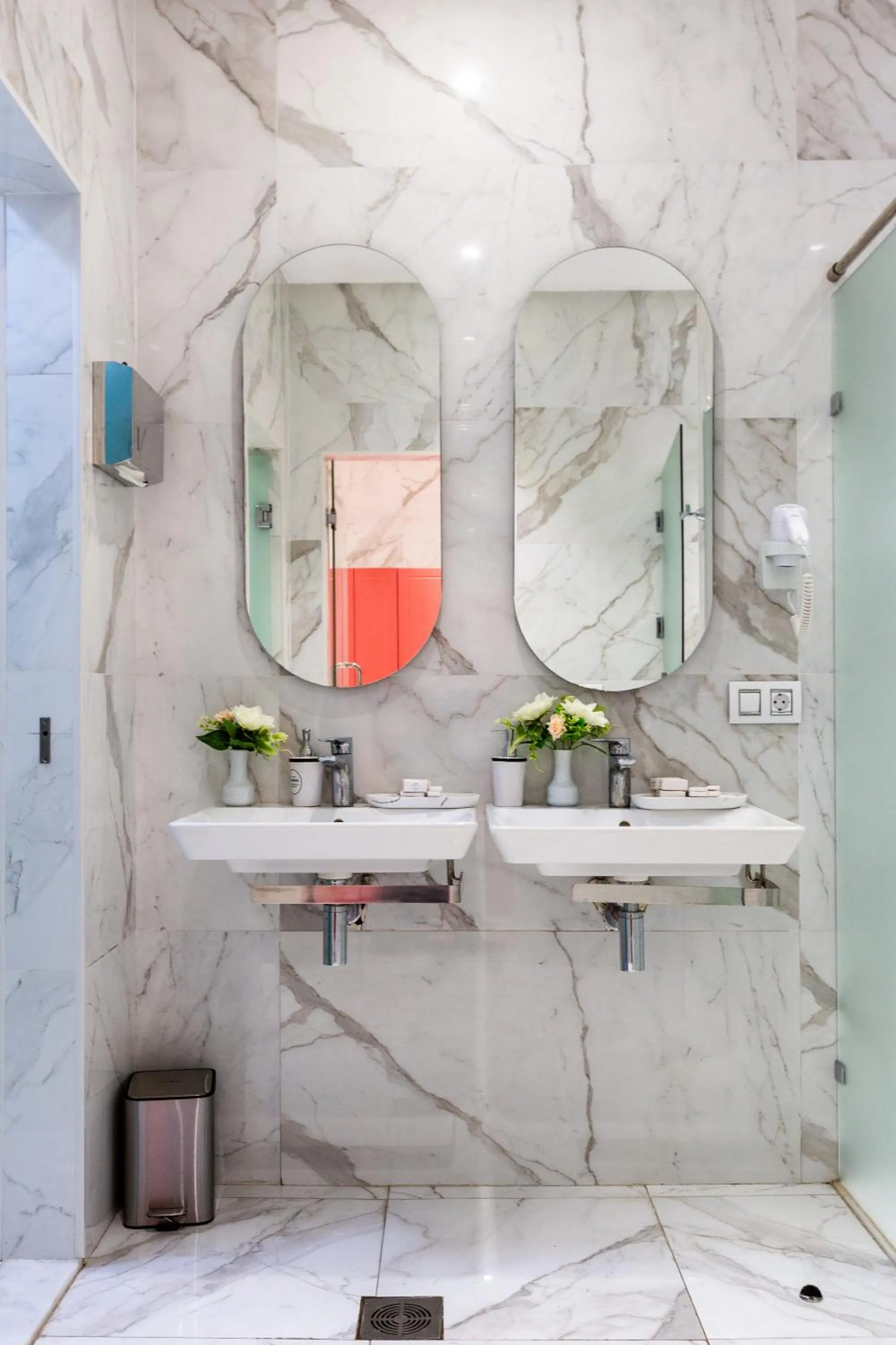 Shower in Ivy Garden Hotel Baku