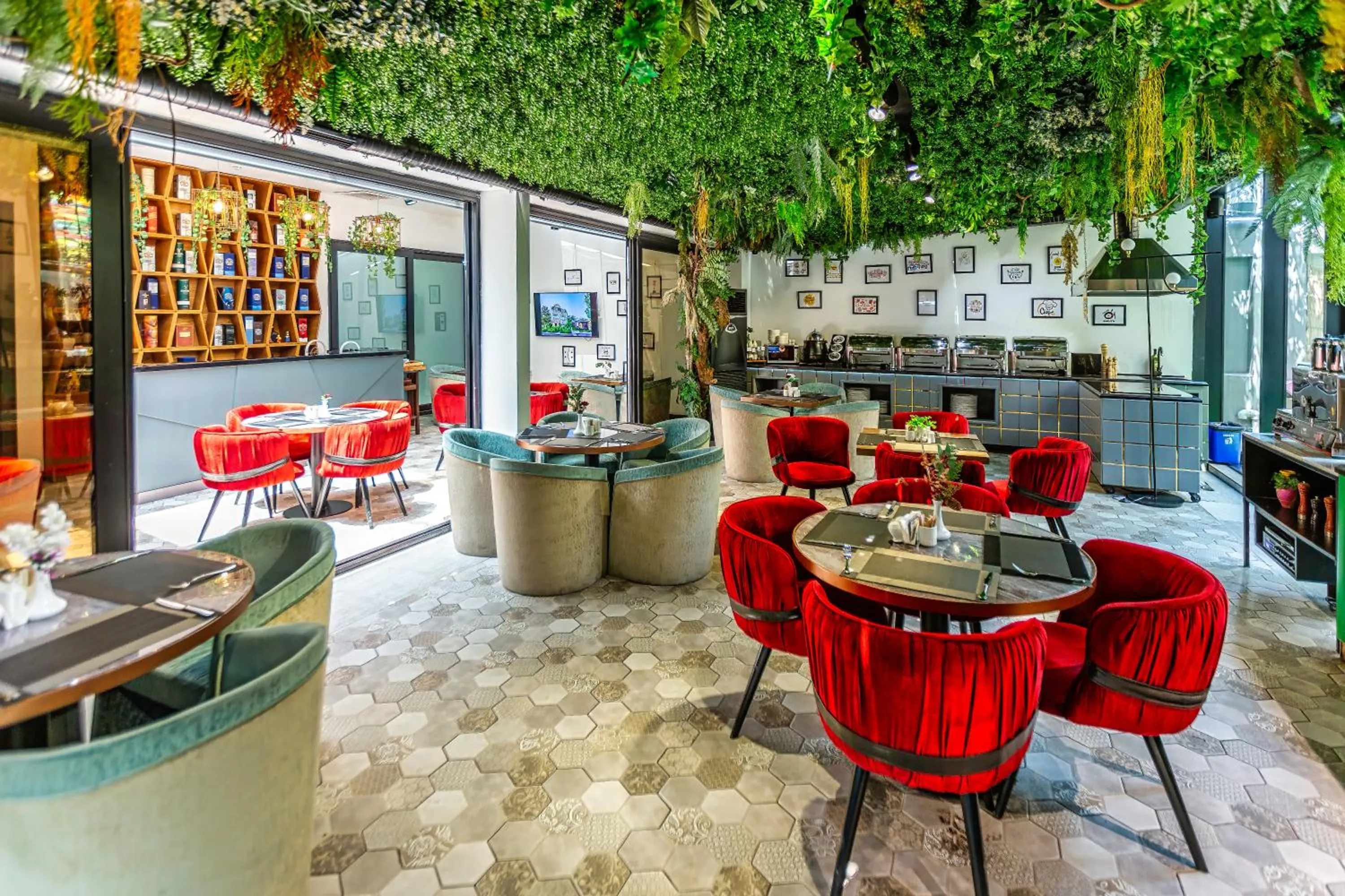 Restaurant/places to eat in Ivy Garden Hotel Baku