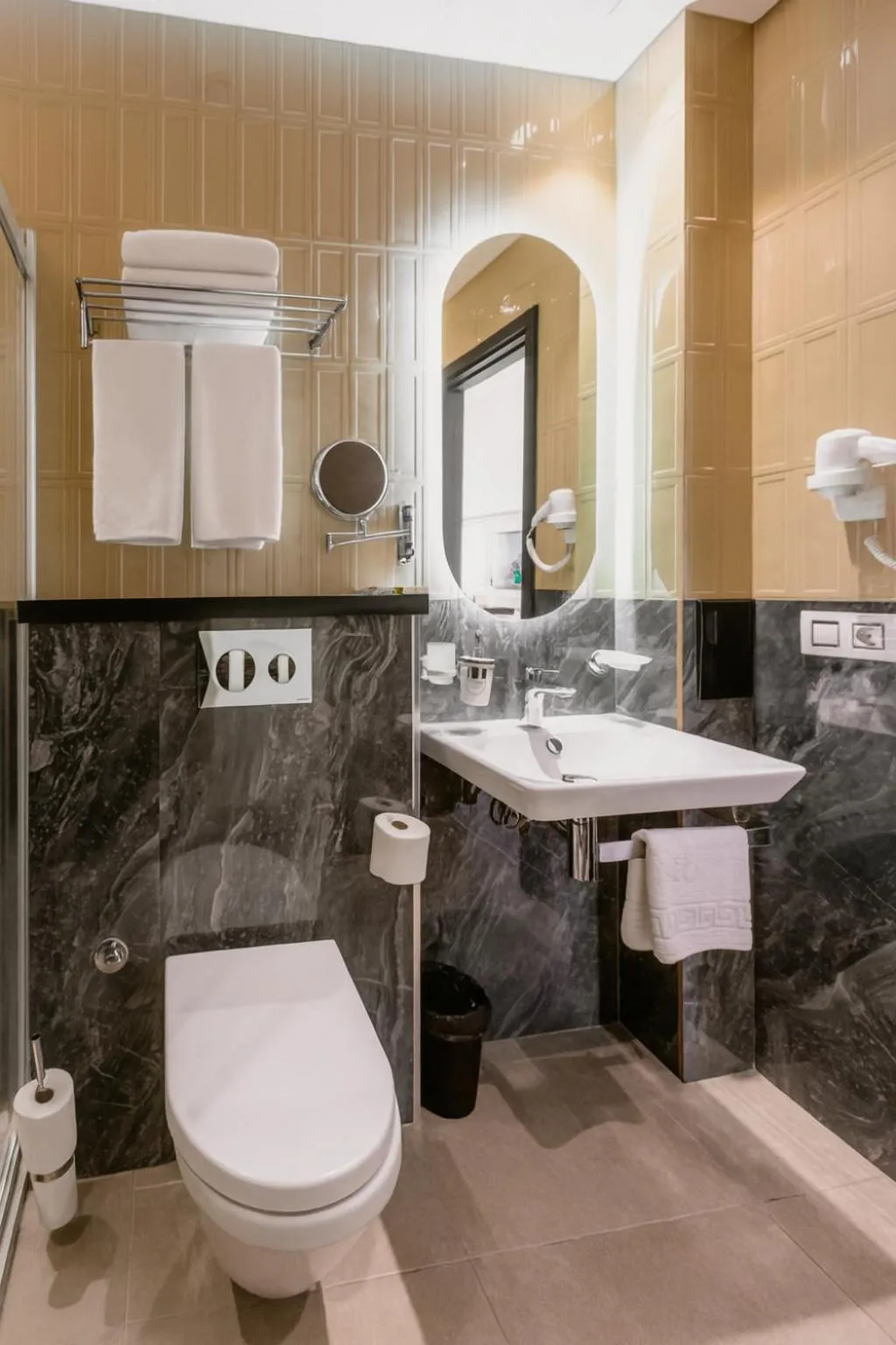 Shower in Ivy Garden Hotel Baku