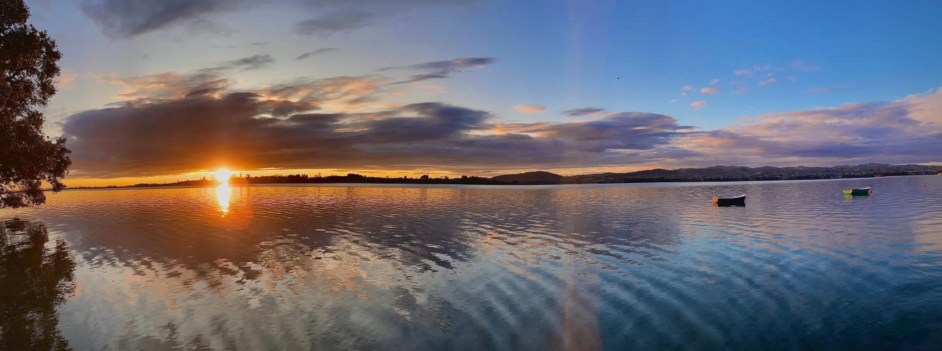 Property building in Harbour View Motel and Waterfront Apartments