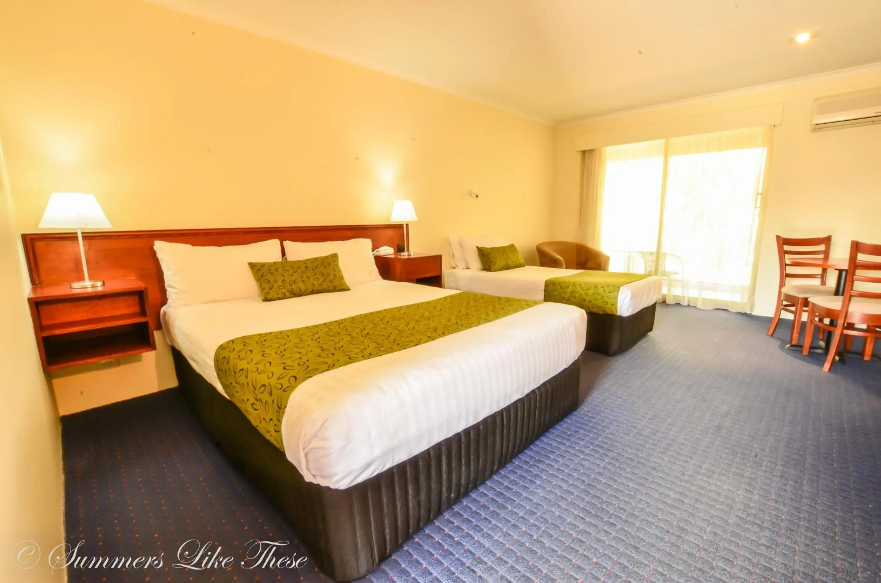 Standard Twin Room in Meninya Palms Resort Moama Standard Twin Room in Meninya Palms Resort Moama