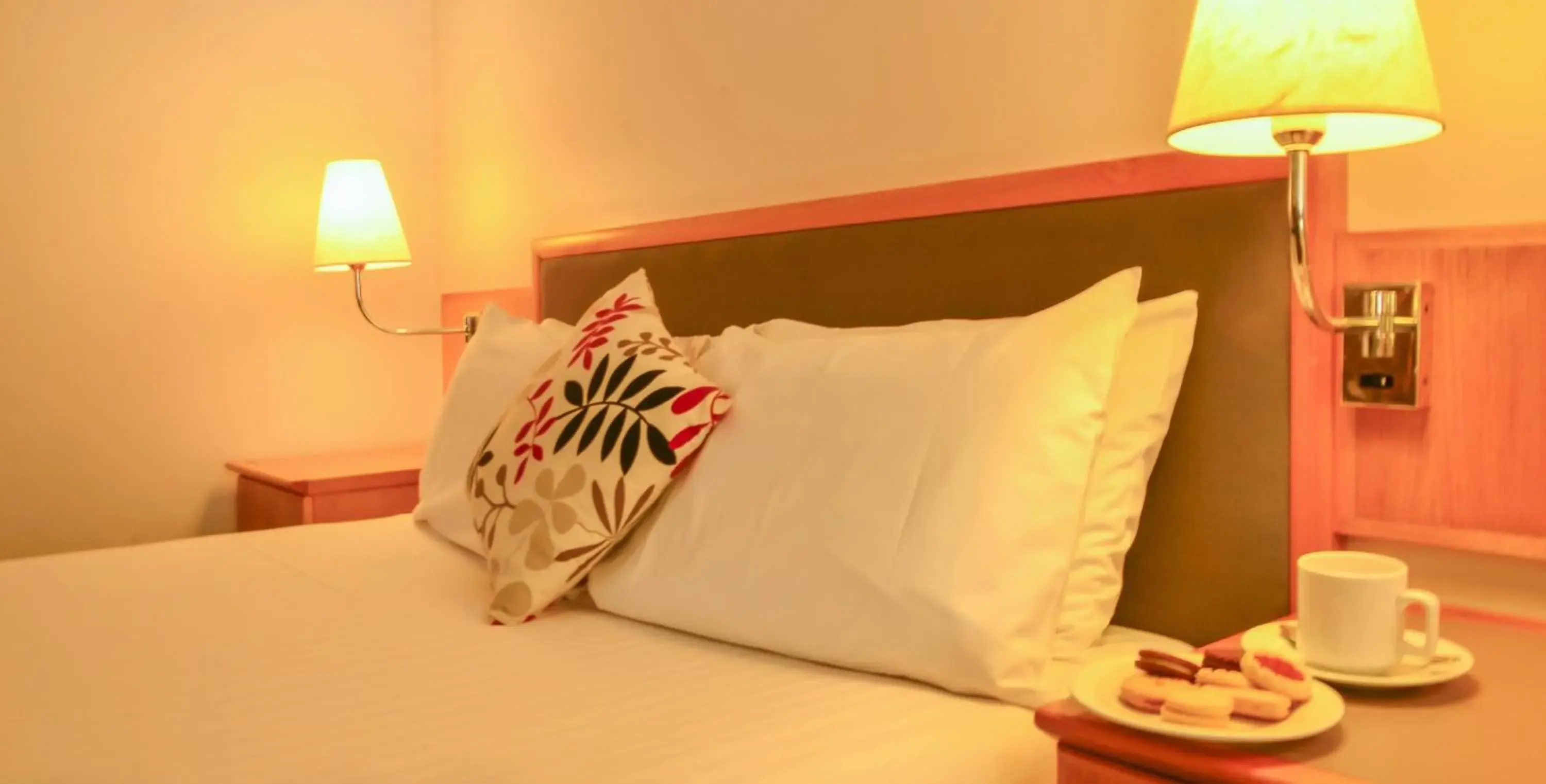 Standard Queen Room in Meninya Palms Resort Moama Standard Queen Room in Meninya Palms Resort Moama