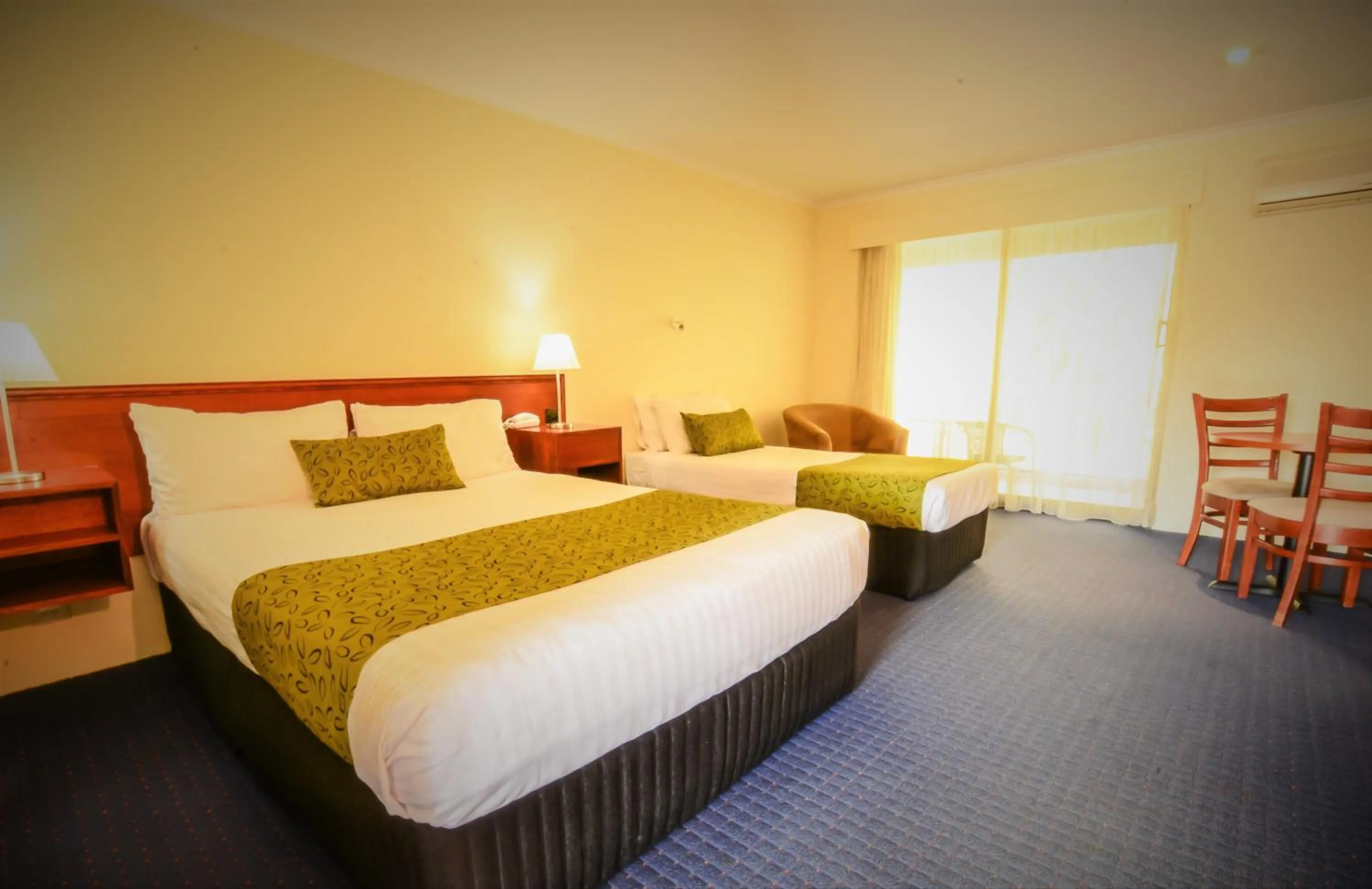 Bed in Meninya Palms Resort Moama