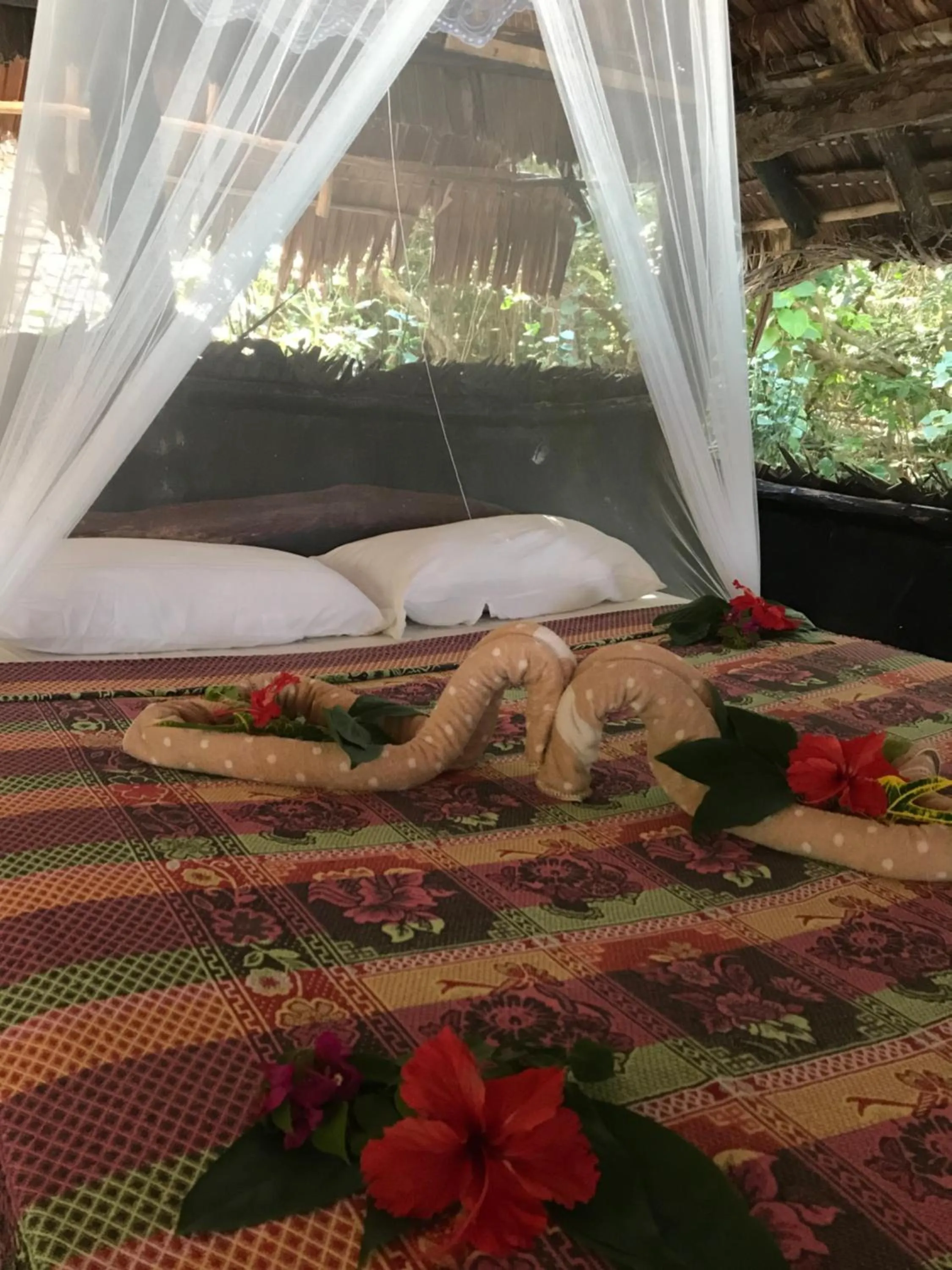Bedroom, Bed in Tranquility Island Eco Dive Resort