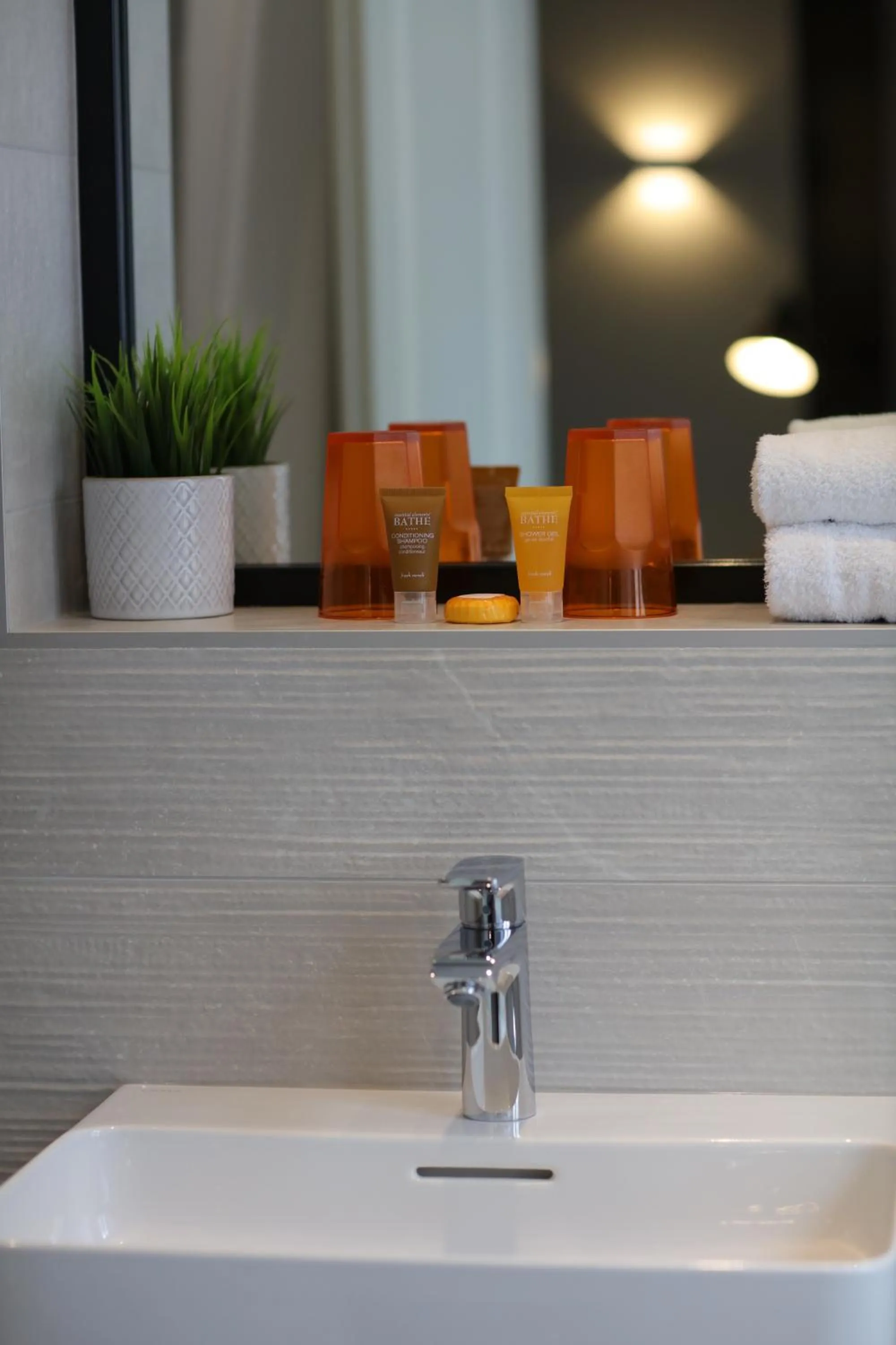 Bathroom in Allobroges Park Hôtel