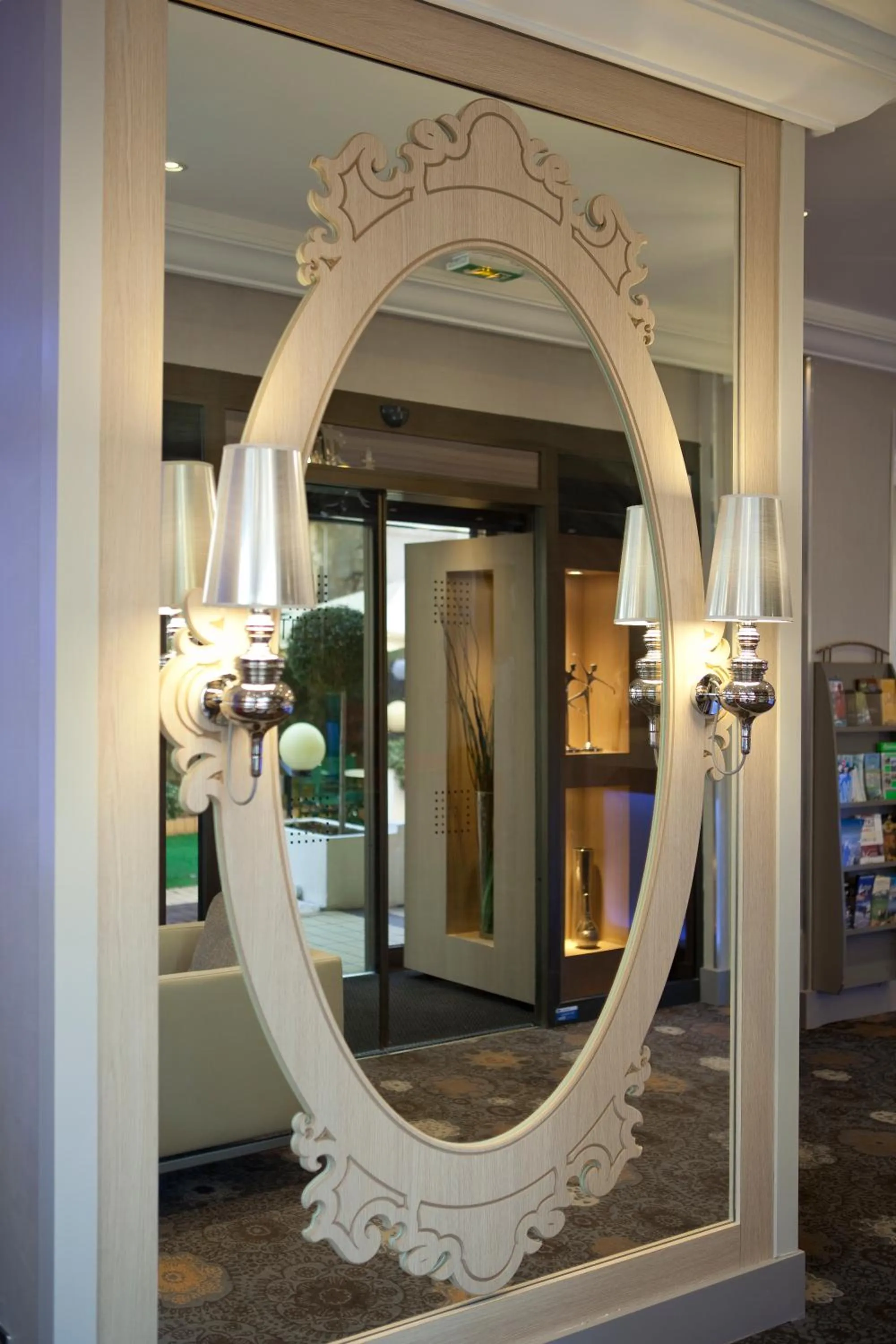 Lobby or reception in Allobroges Park Hôtel