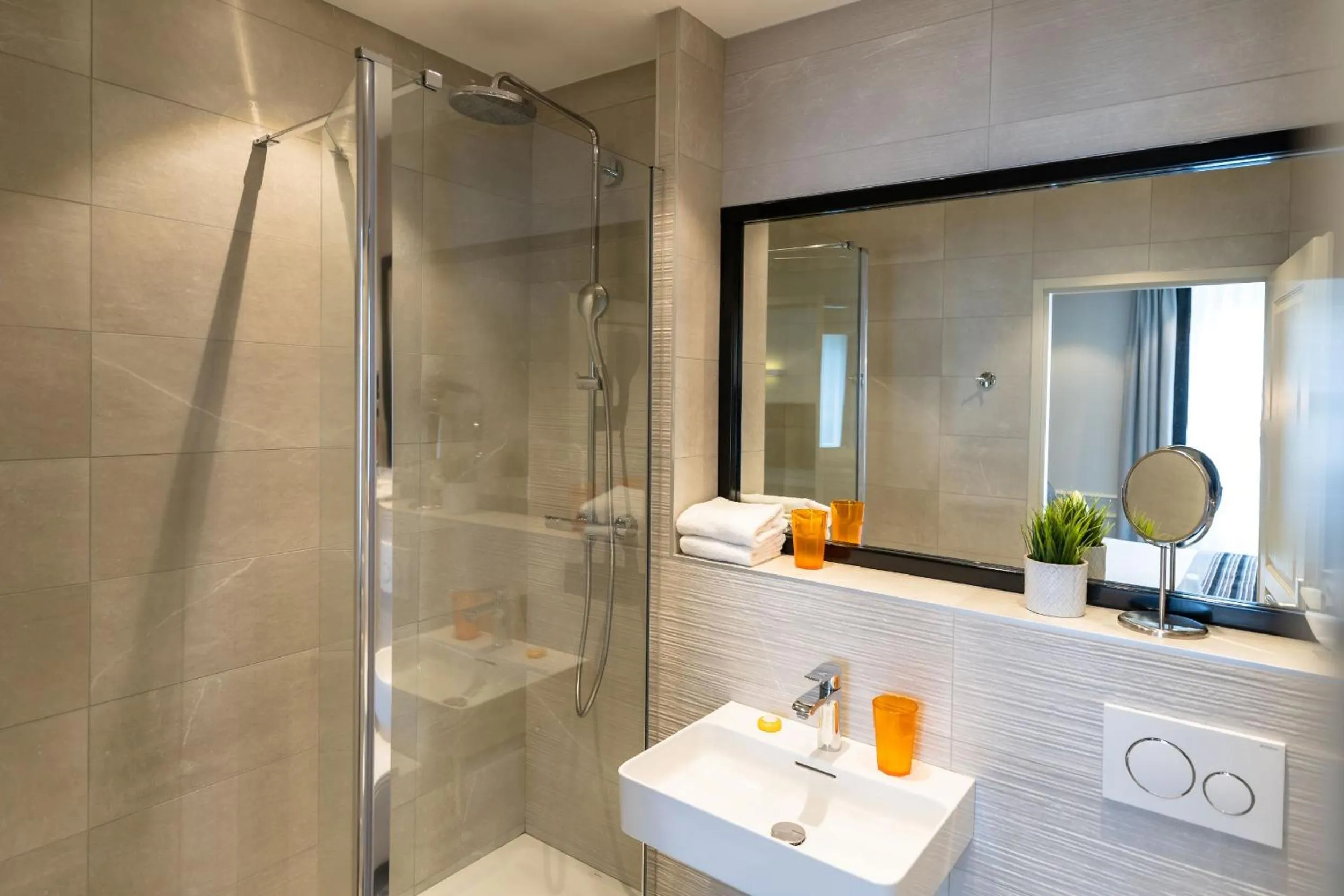 Shower in Allobroges Park Hôtel