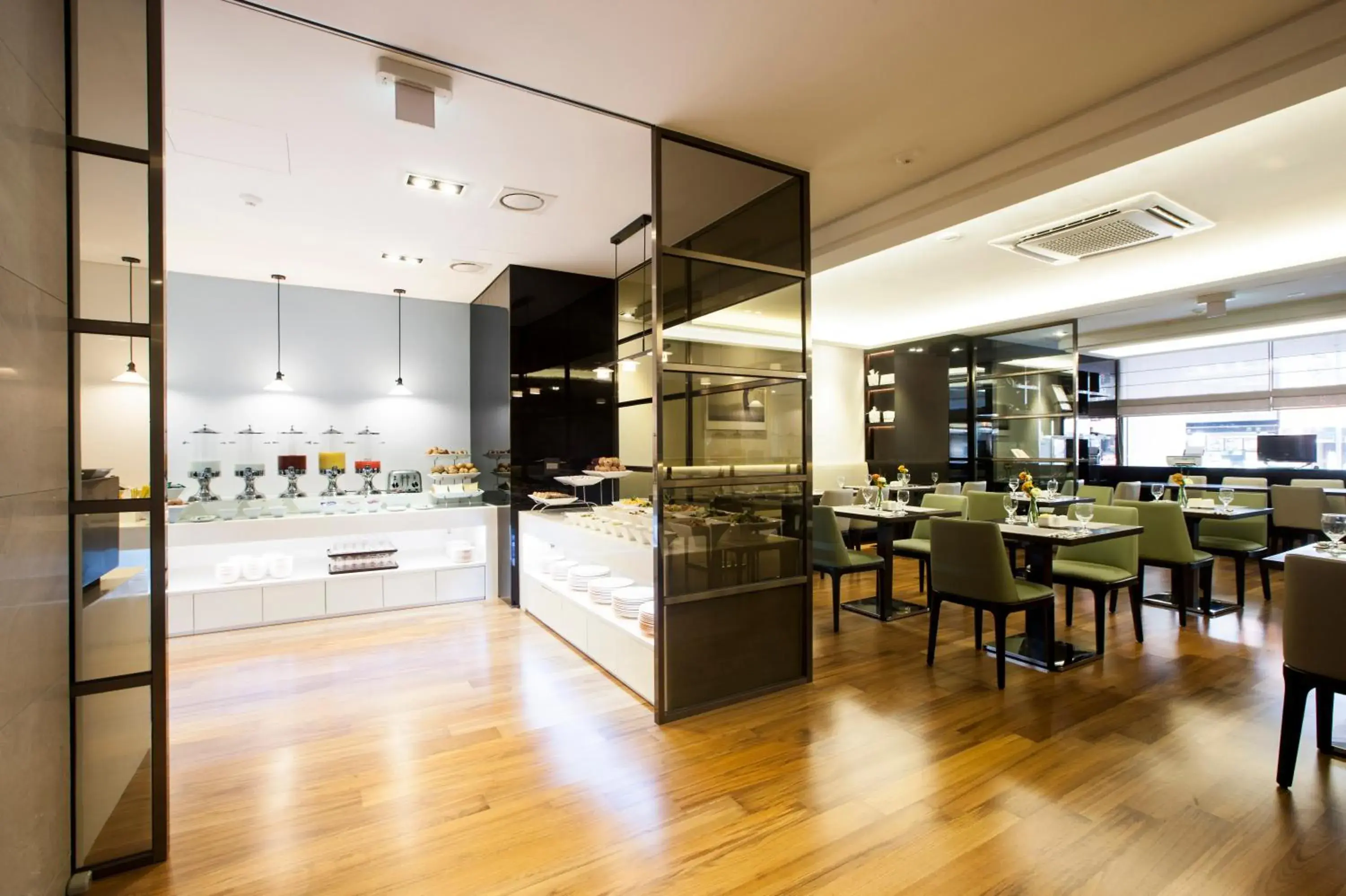 Restaurant/places to eat in The Grand Hotel Myeongdong Restaurant/places to eat in The Grand Hotel Myeongdong