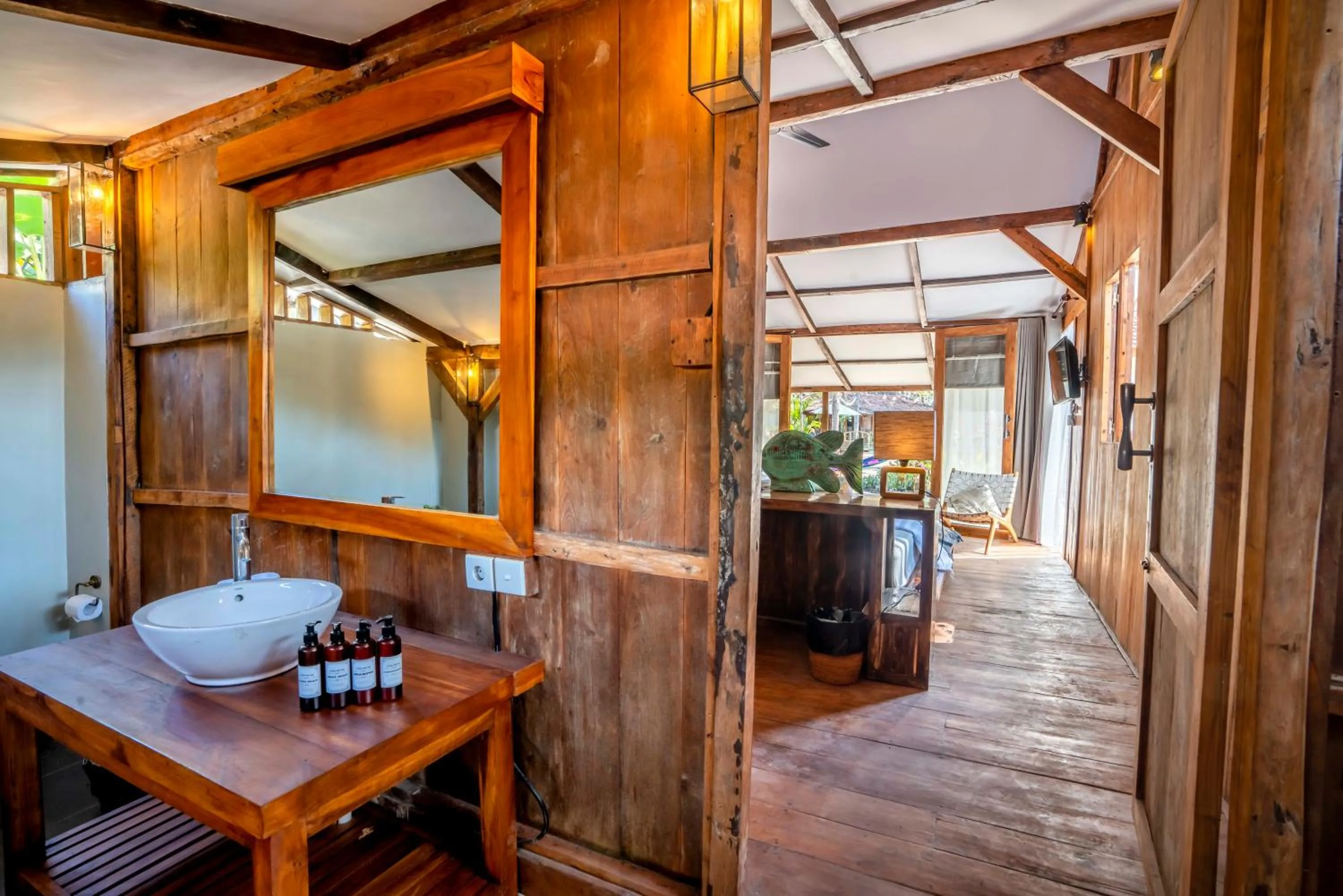 Toilet in Coconut Garden Resort