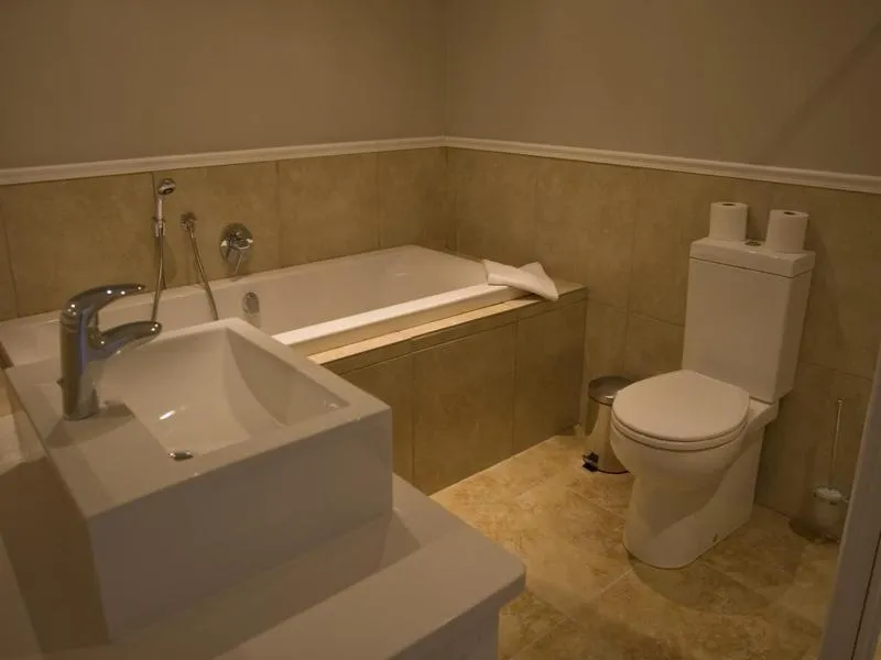 Bathroom in Kenjockity Self Catering Apartments