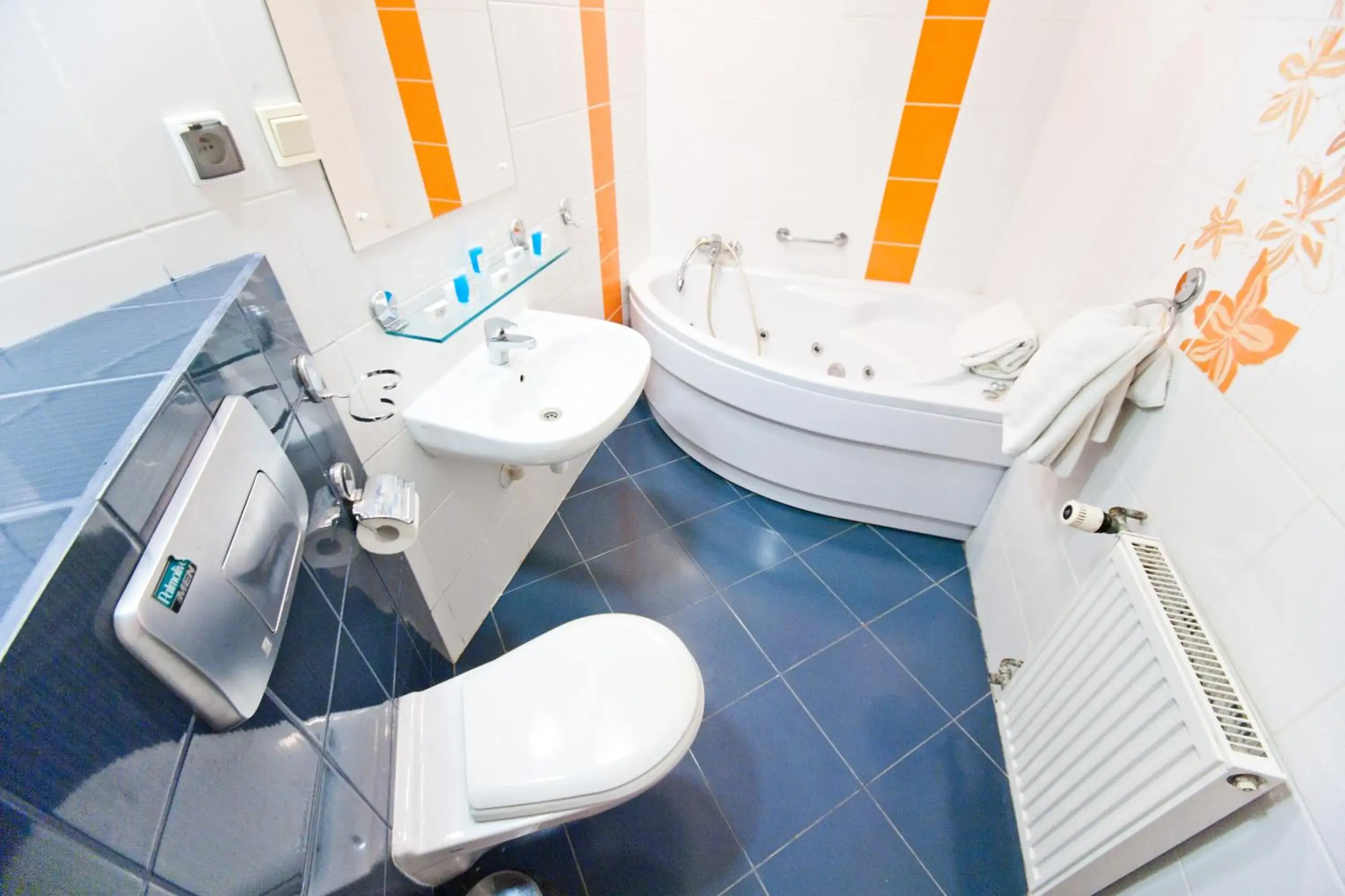 Comfort Triple Room in Hostel Malinowski City Comfort Triple Room in Hostel Malinowski City