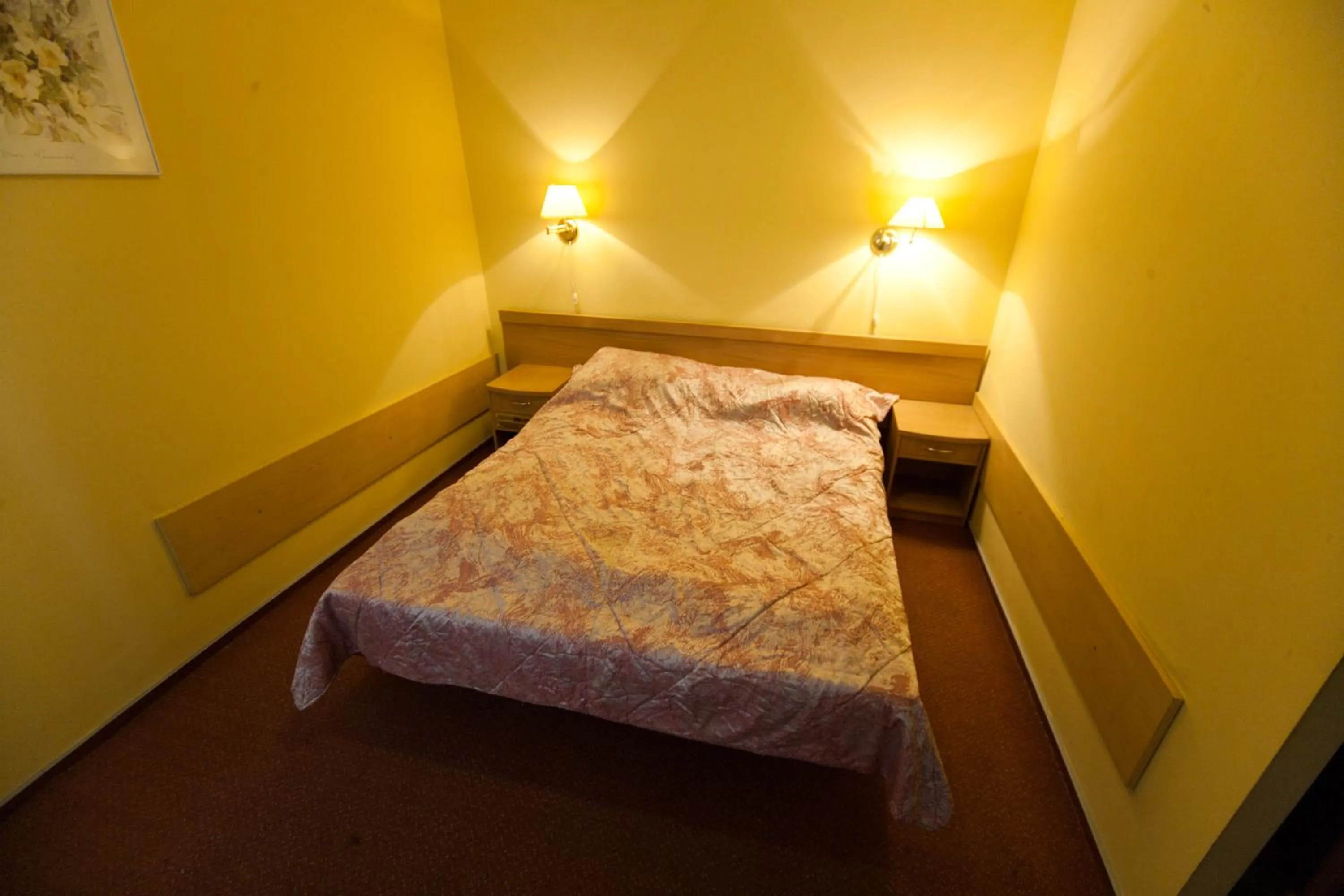 Large Double Room in Hostel Malinowski City