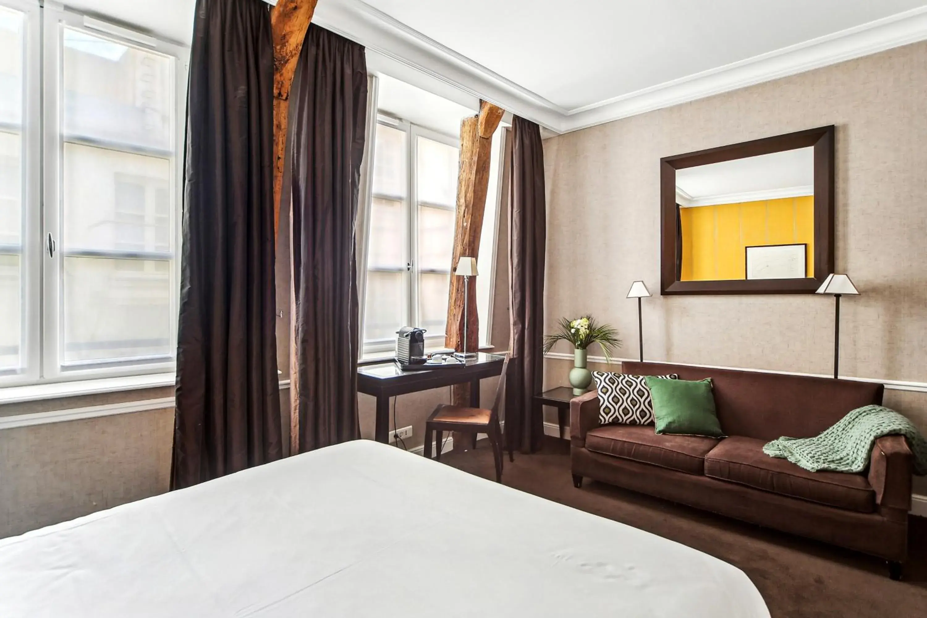 Living room, Bed in Victoires Opera Living room, Bed in Victoires Opera