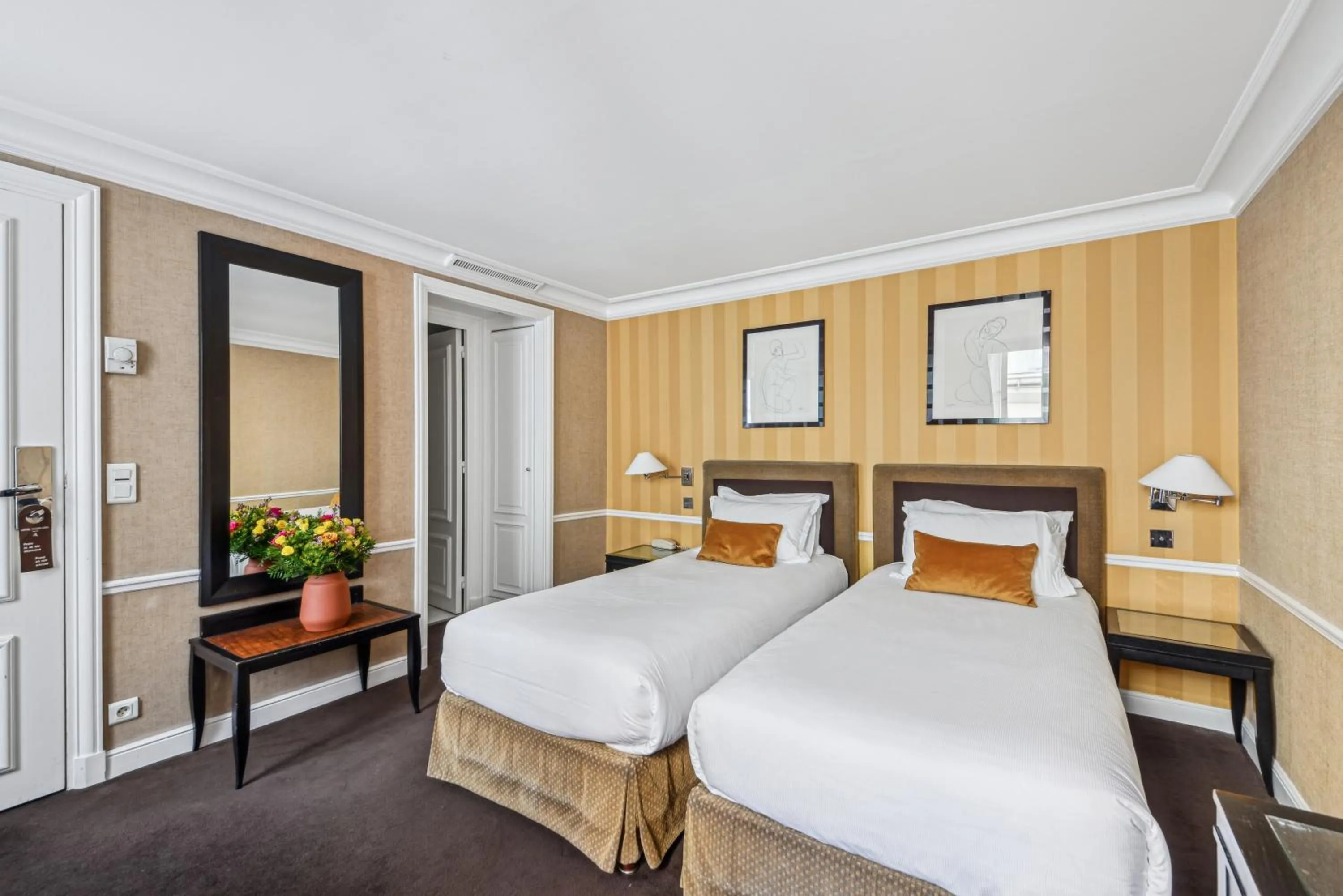 Bed in Victoires Opera