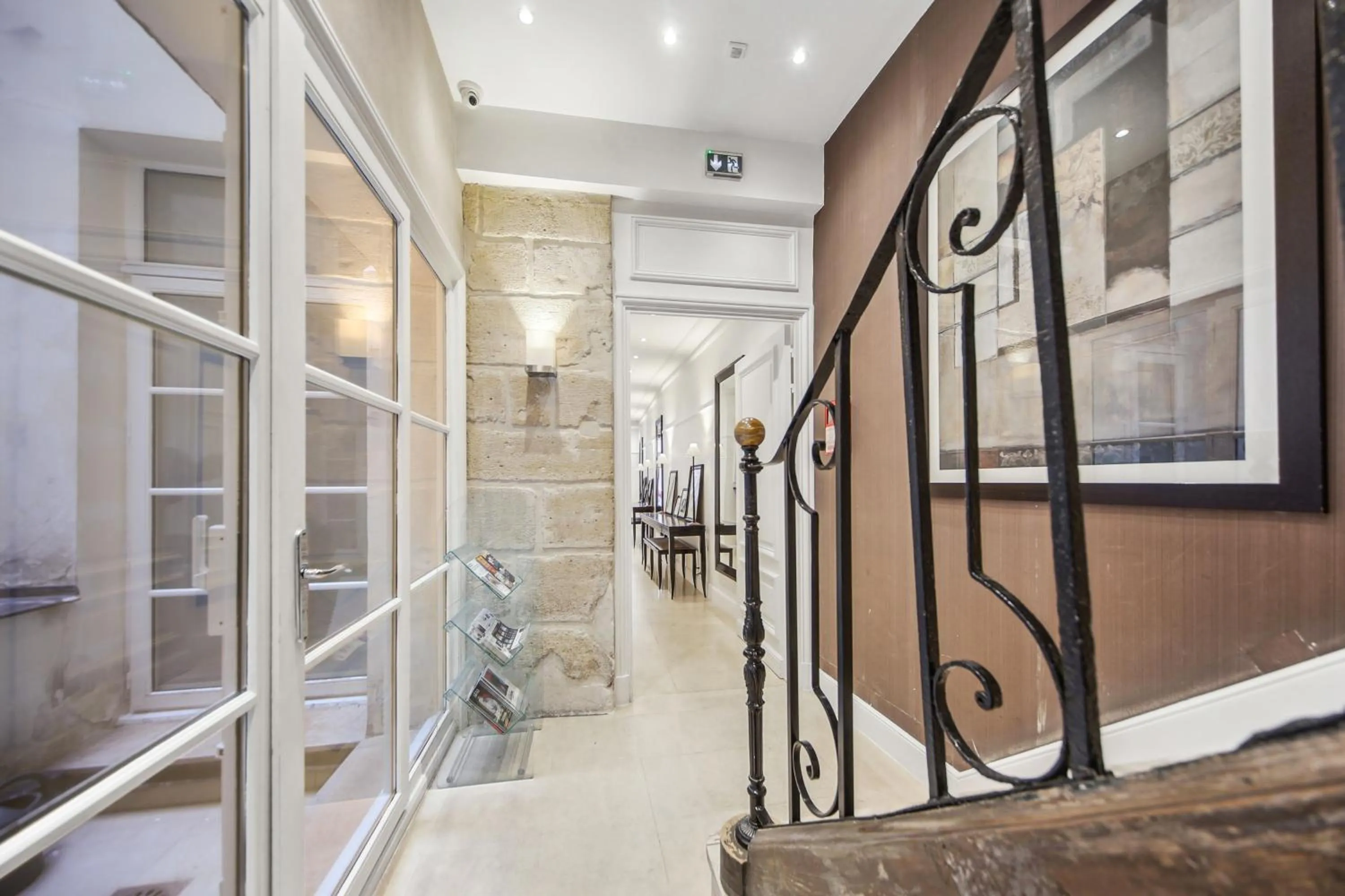 Lobby or reception in Victoires Opera