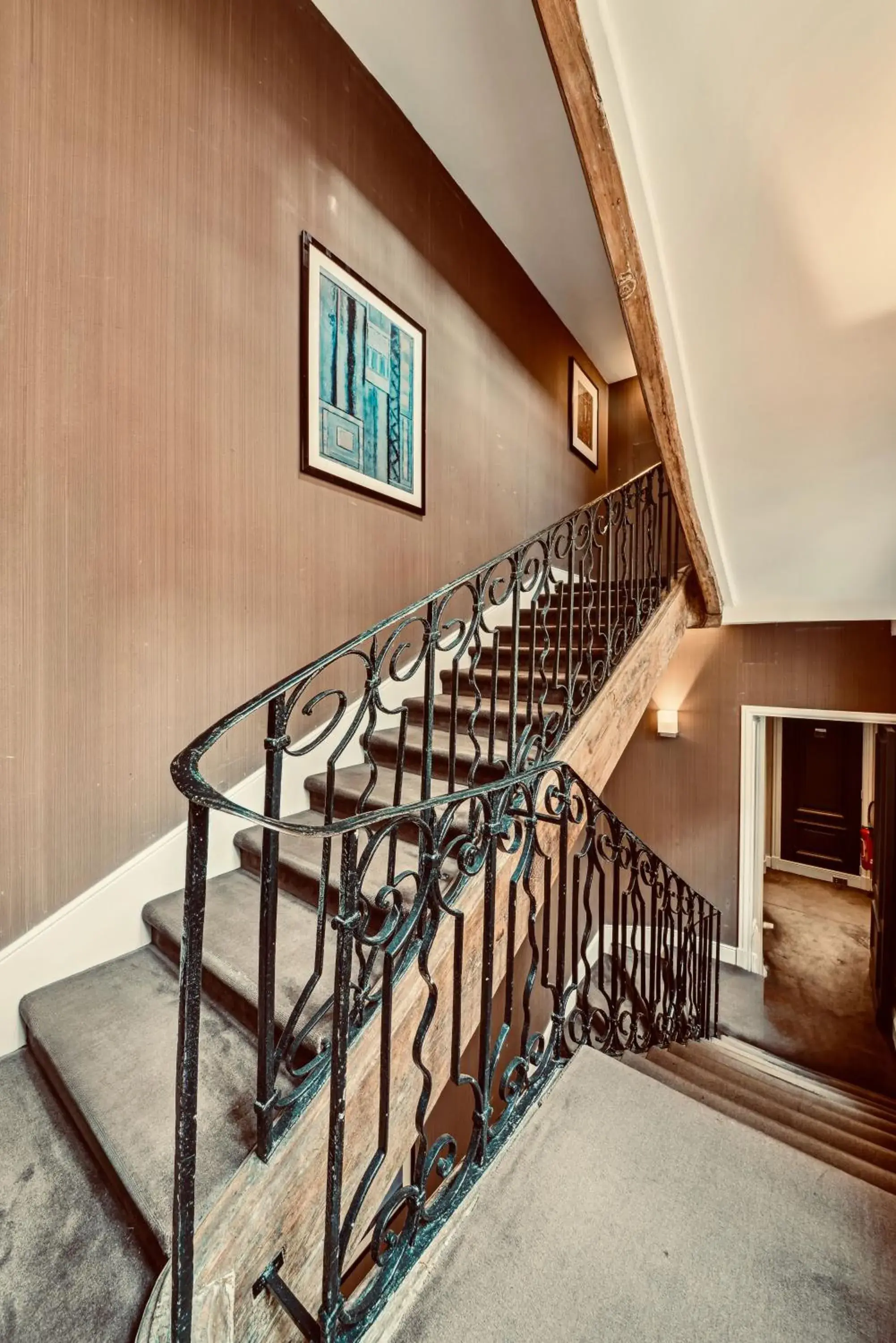 Lobby or reception in Victoires Opera Lobby or reception in Victoires Opera