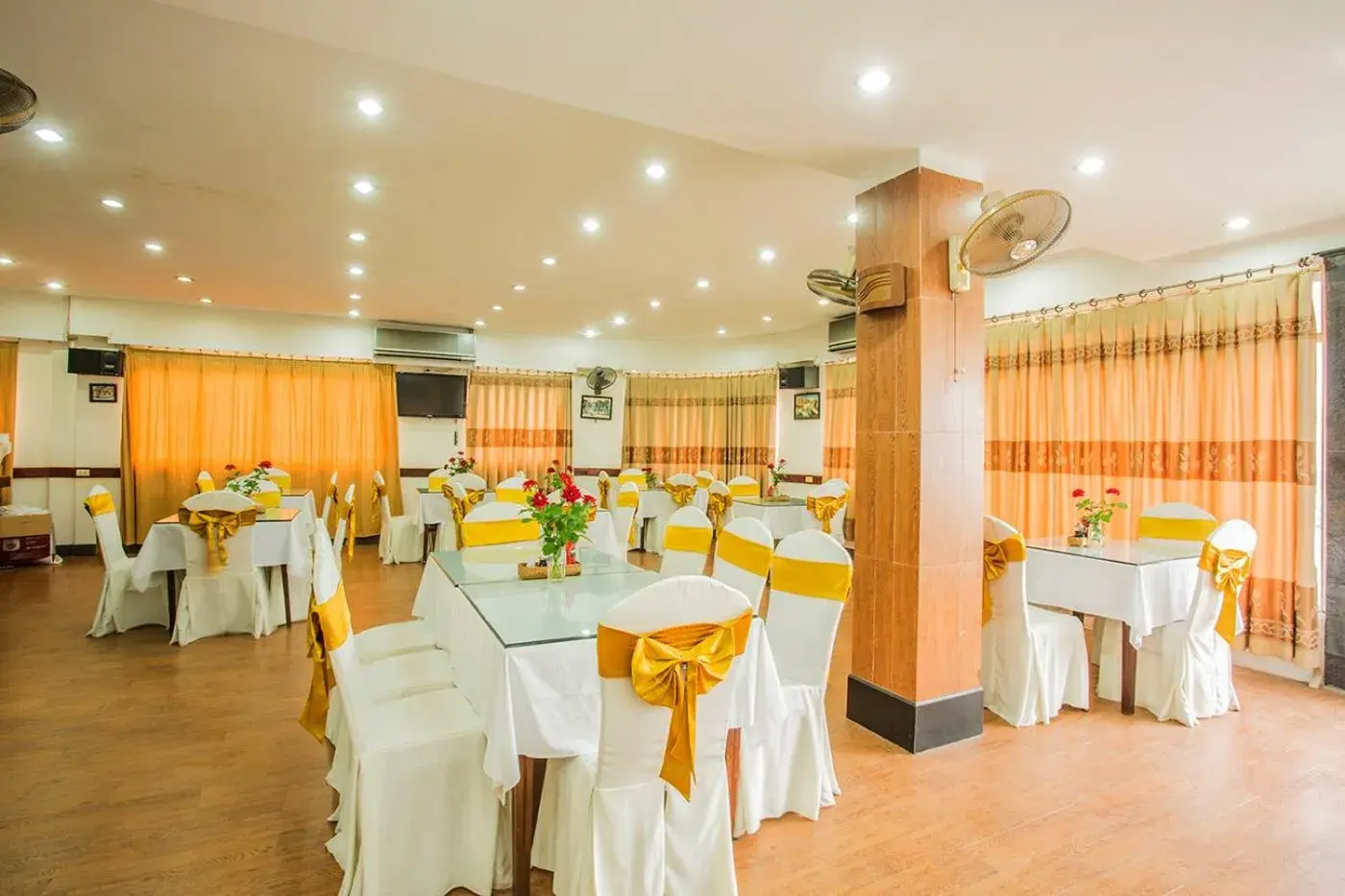 Restaurant/places to eat in My Lan Hanoi Hotel Restaurant/places to eat in My Lan Hanoi Hotel