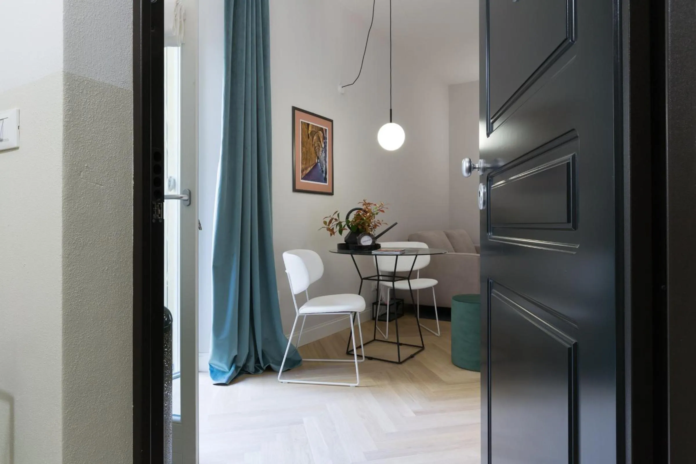 Sphera Bologna, Design Suite under the Two Towers