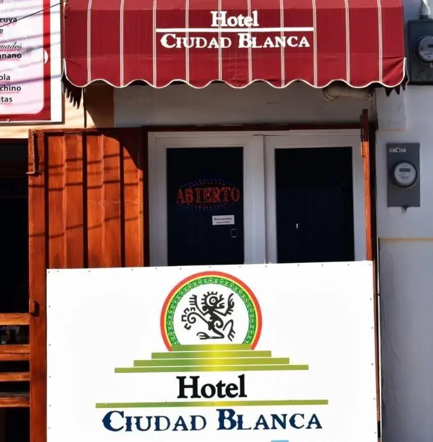 Property building in Hotel Ciudad Blanca Property building in Hotel Ciudad Blanca