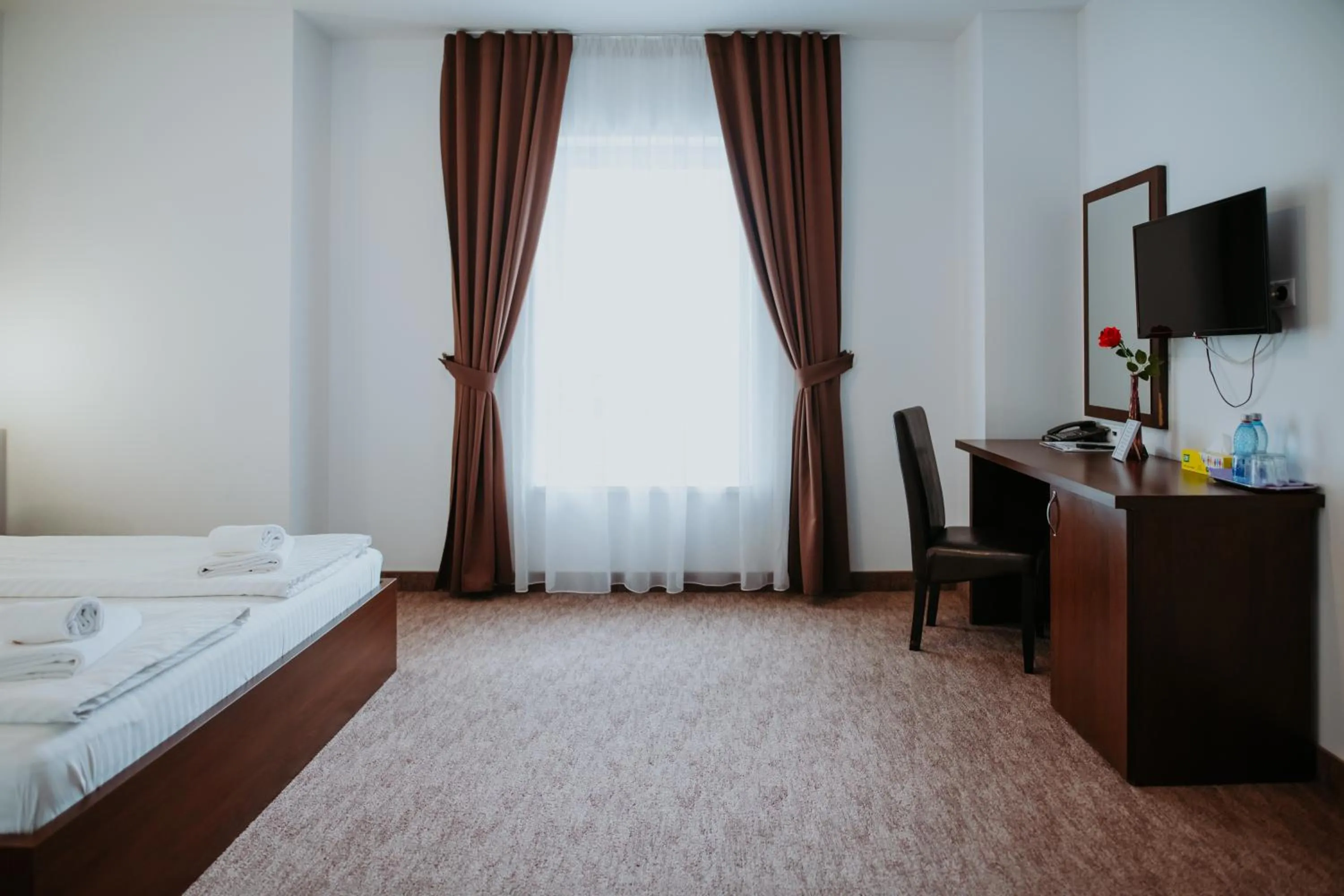 Photo of the whole room, Bed in Hotel Select