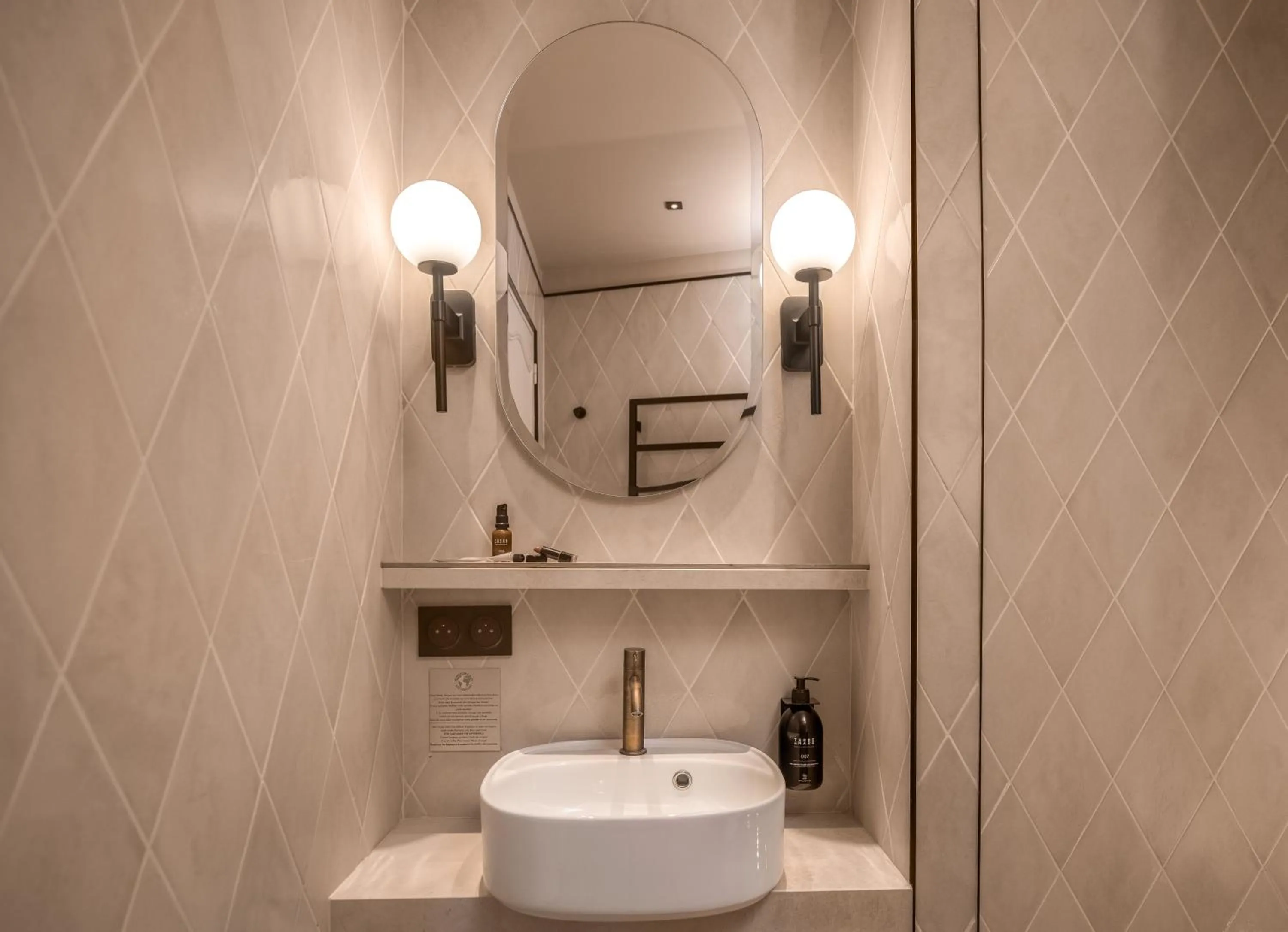 Bathroom in Hotel Louison