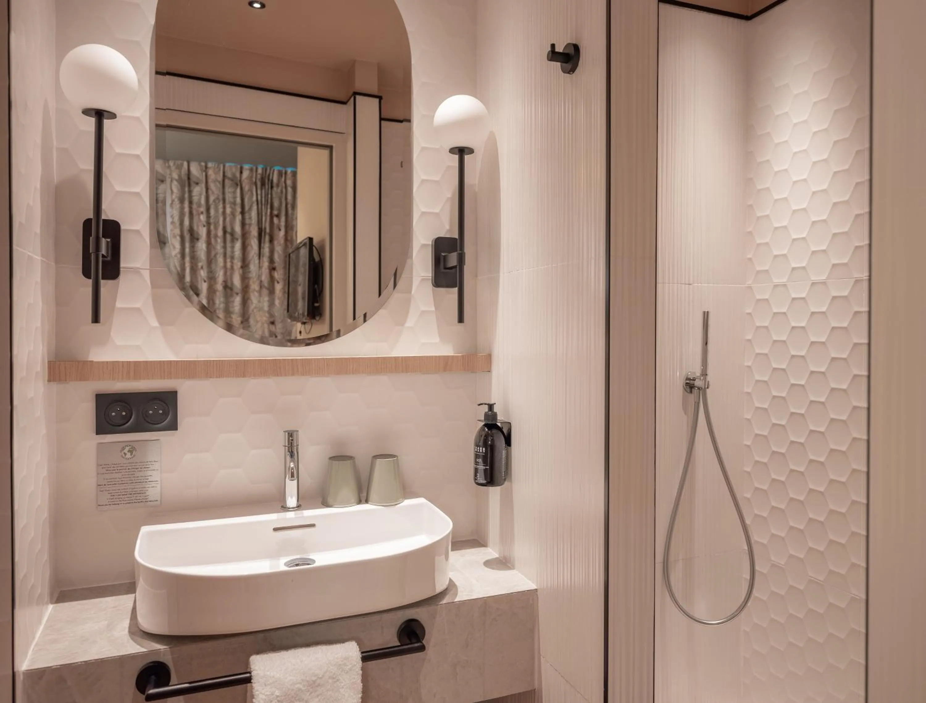 Bathroom in Hotel Louison