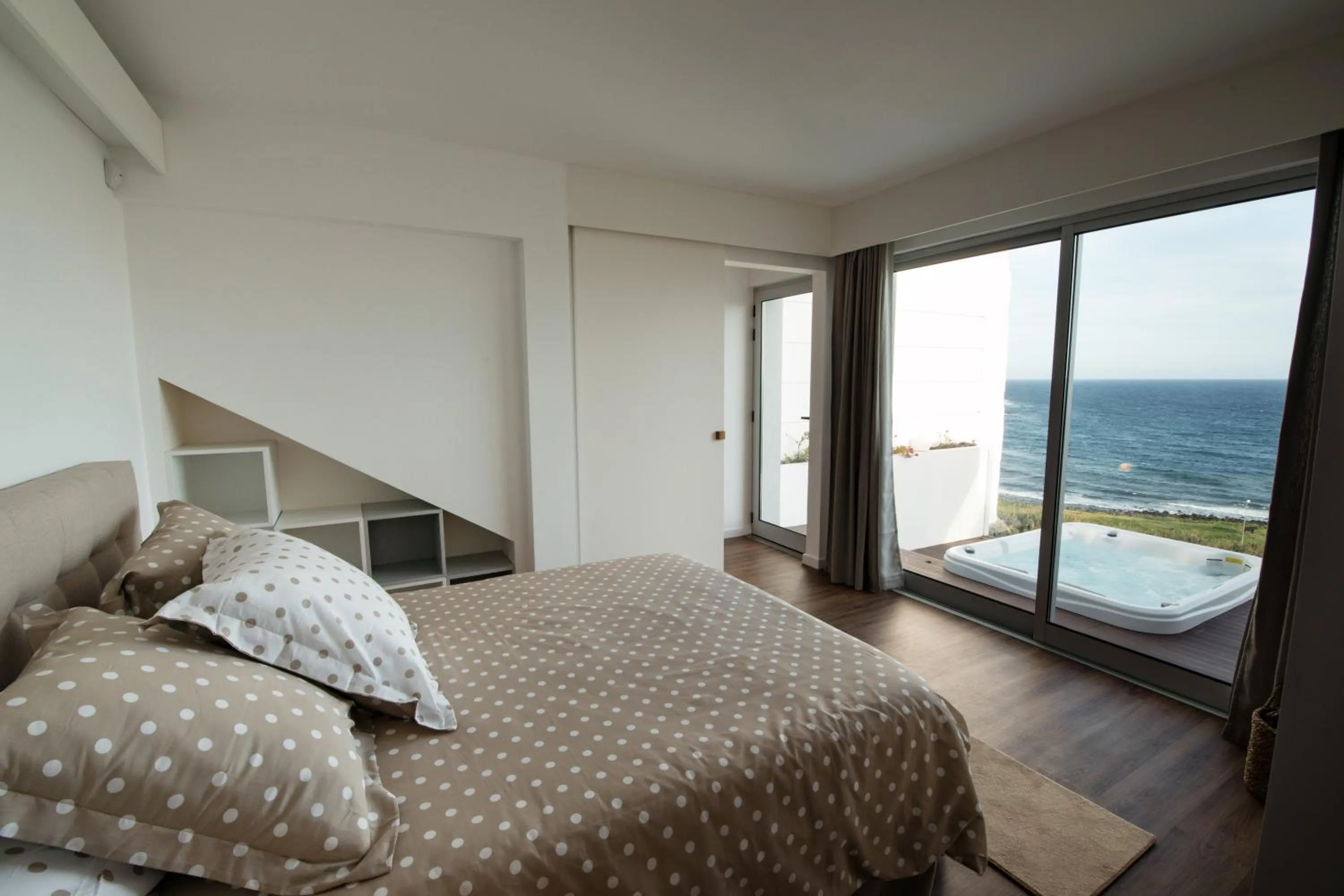 Bedroom, Bed in Slope House