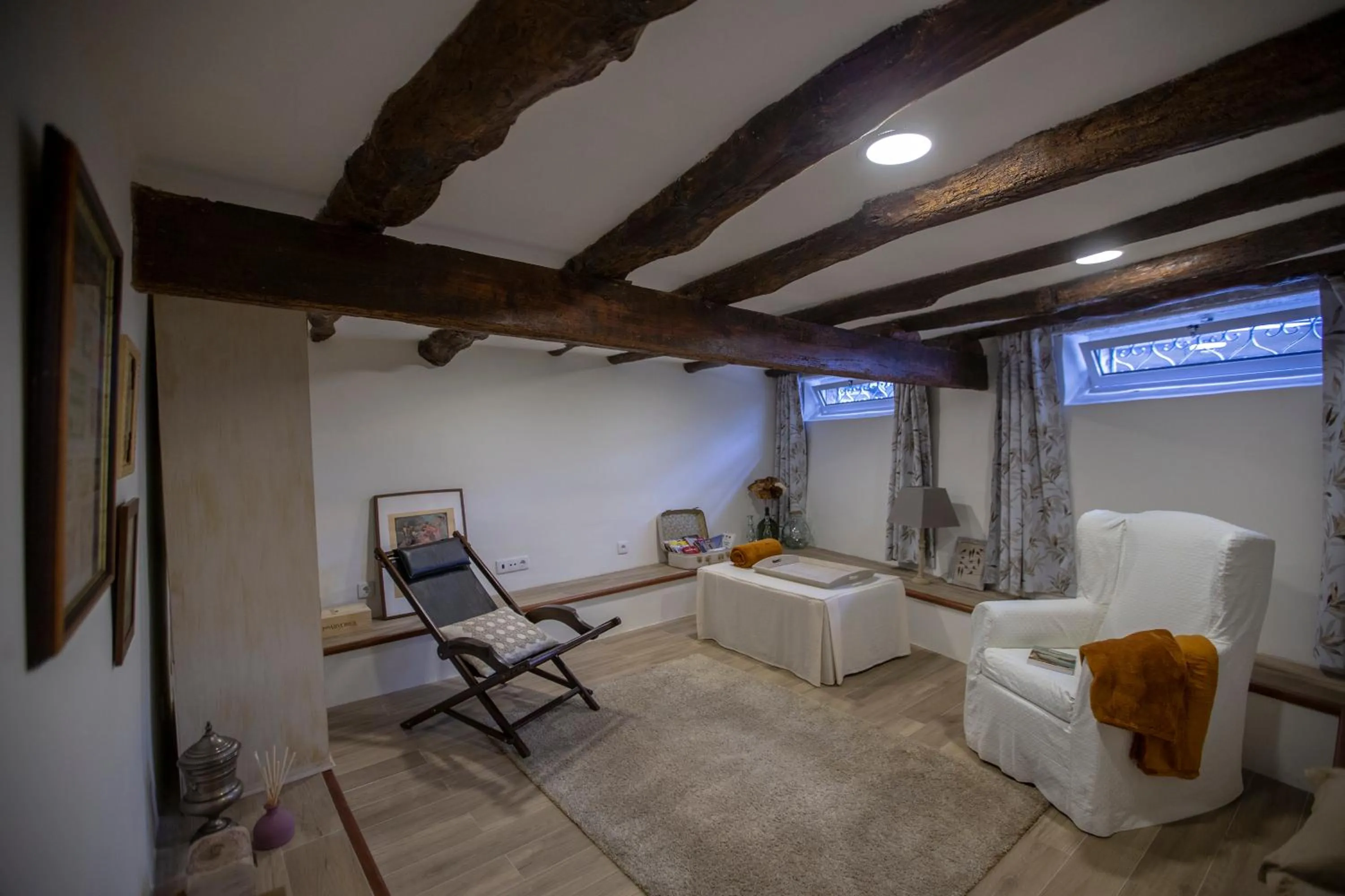 Communal lounge/ TV room, Bed in Domus Duorum