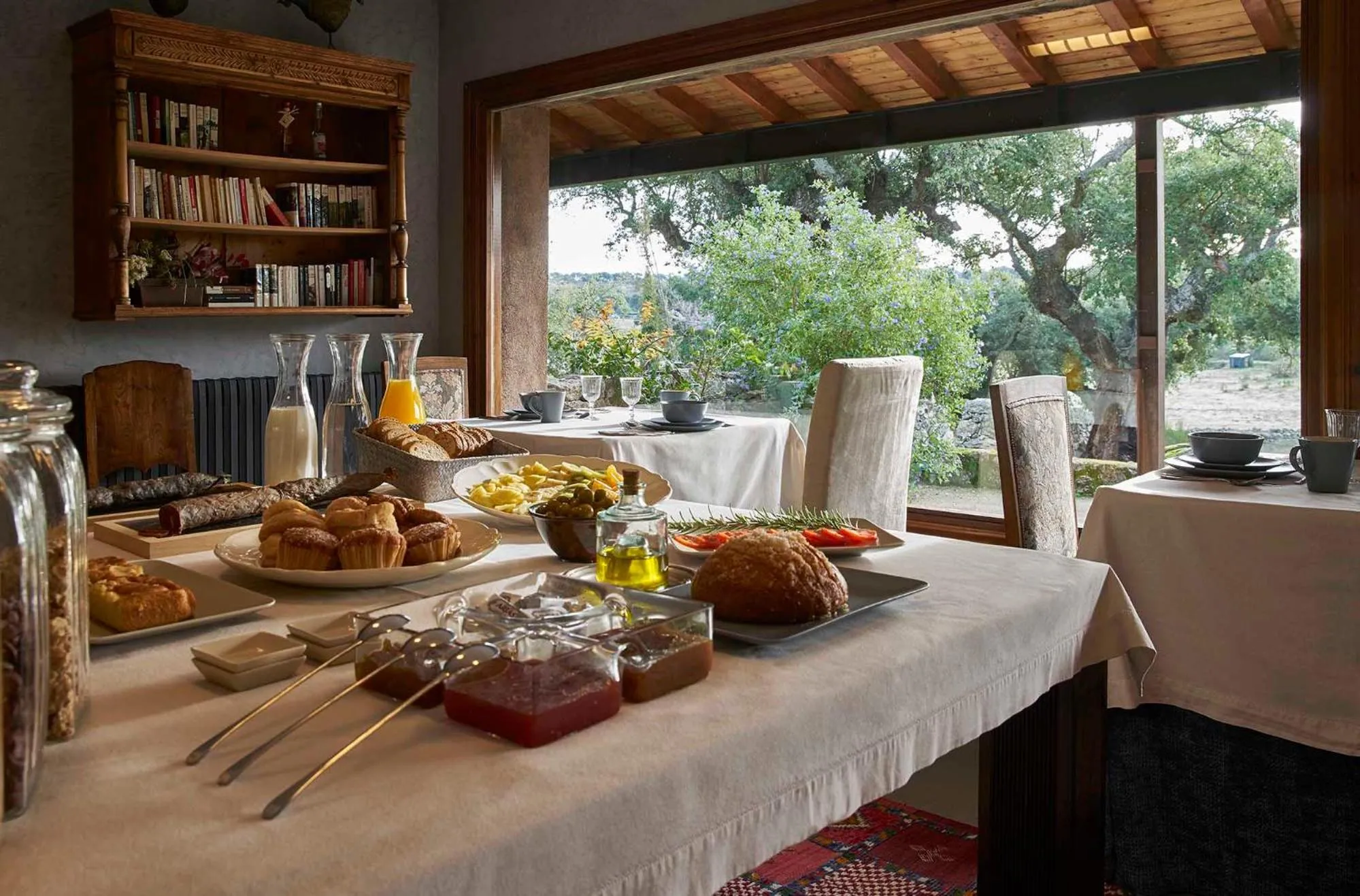 Continental breakfast in Finca El Cortiñal