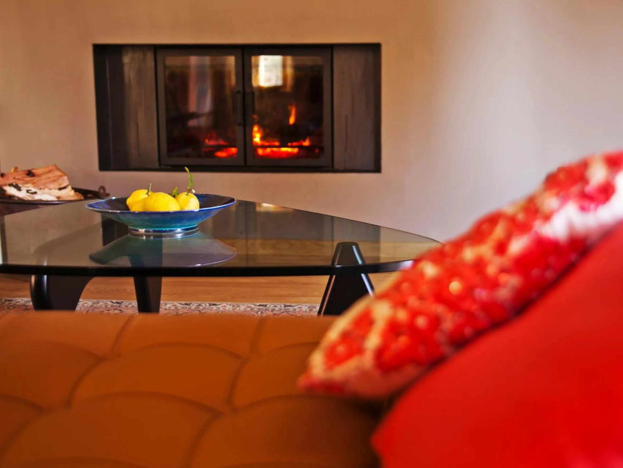 Communal lounge/ TV room in Os Lambráns