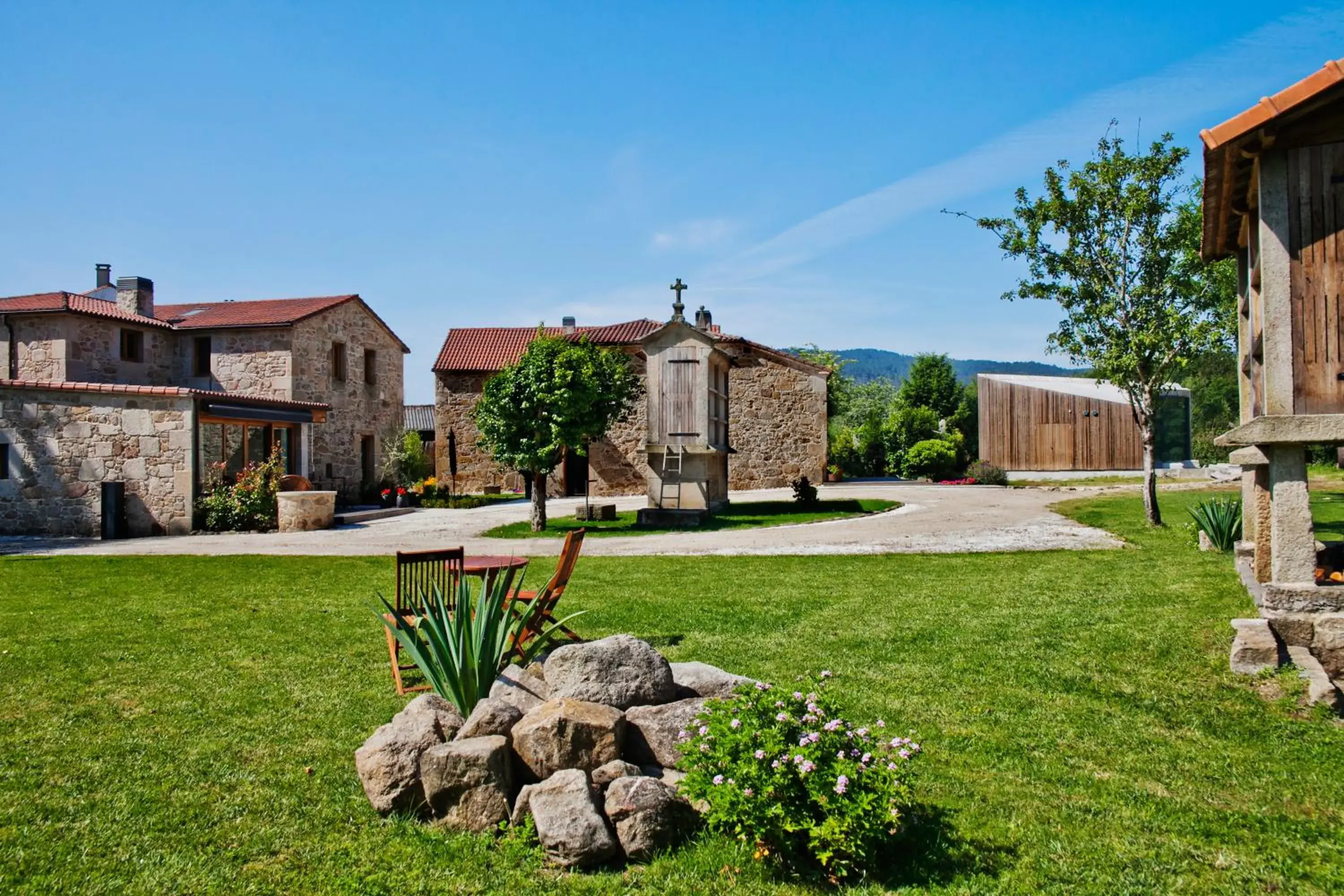 Property building in Os Lambráns Property building in Os Lambráns