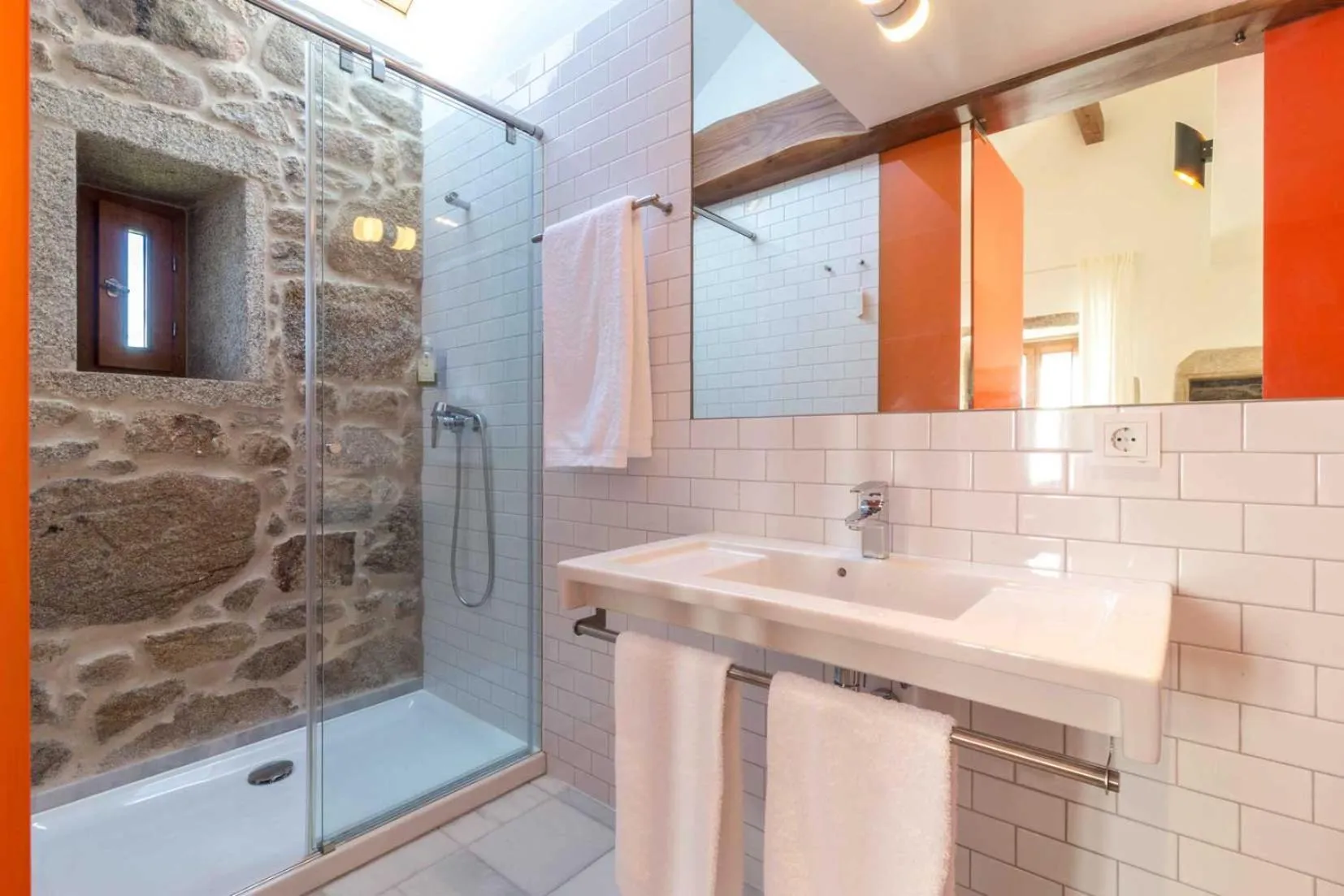 Shower in Os Lambráns