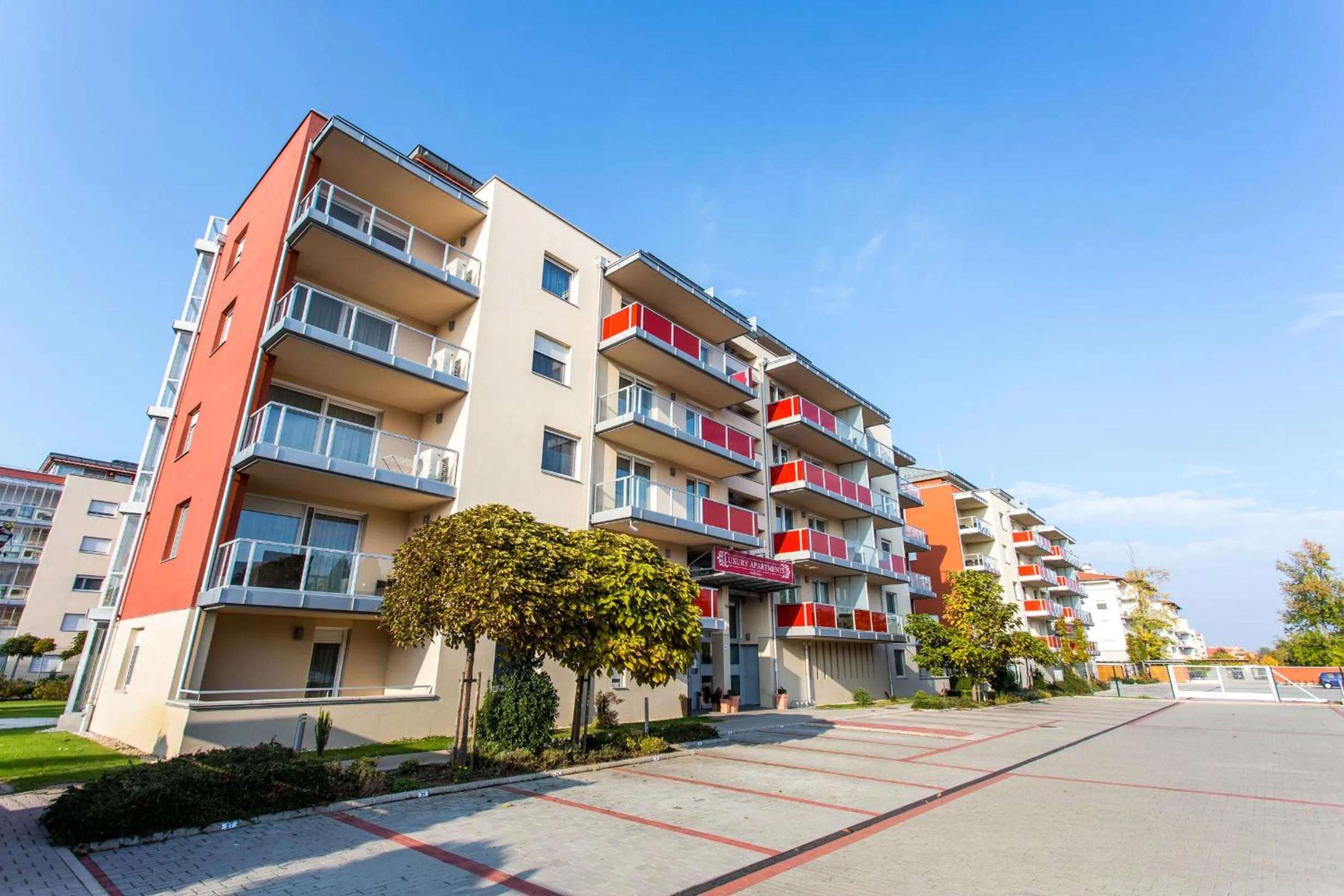 Garden view in Luxury Apartment Hotel Siófok