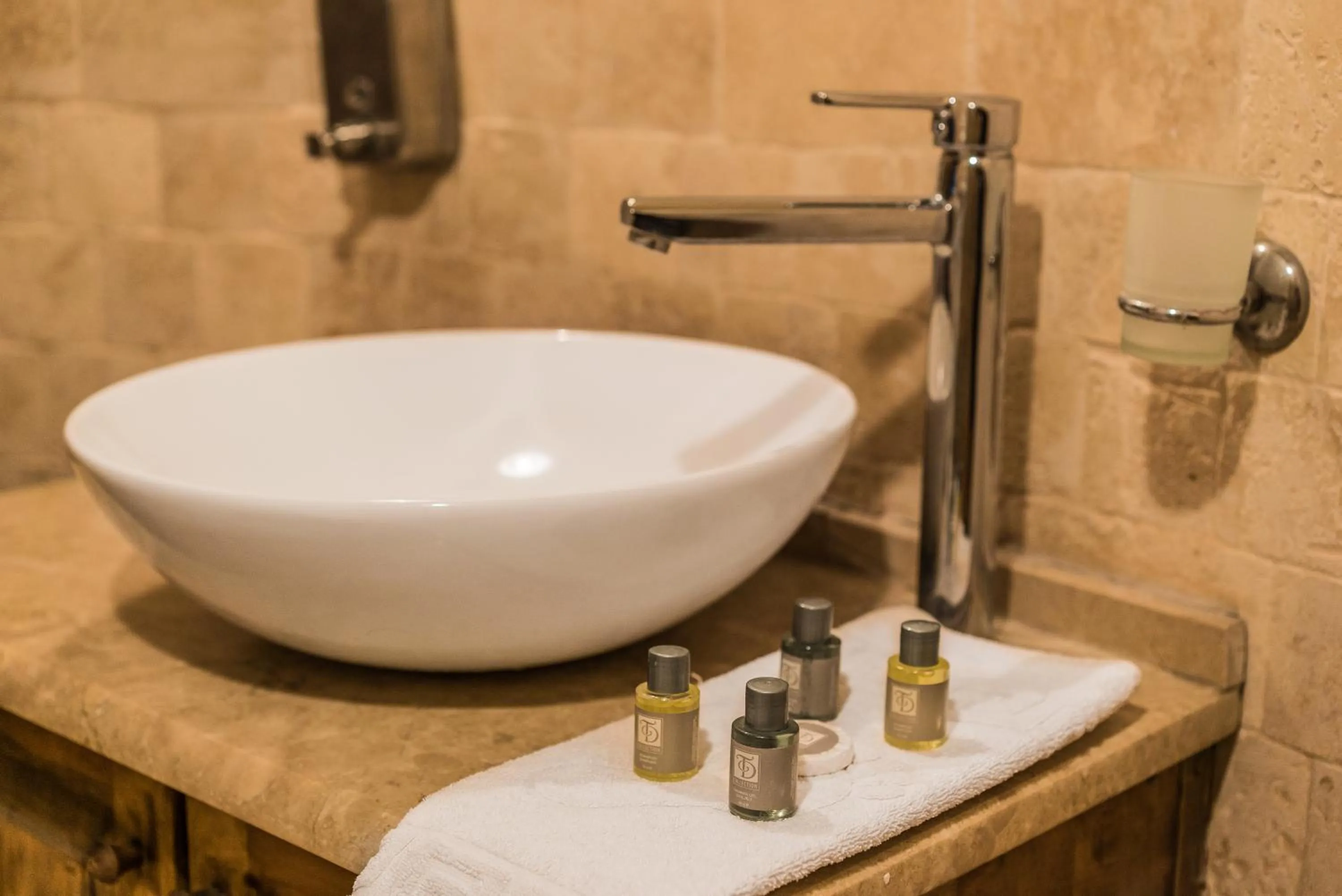 Shower in Atilla's Cave Hotel