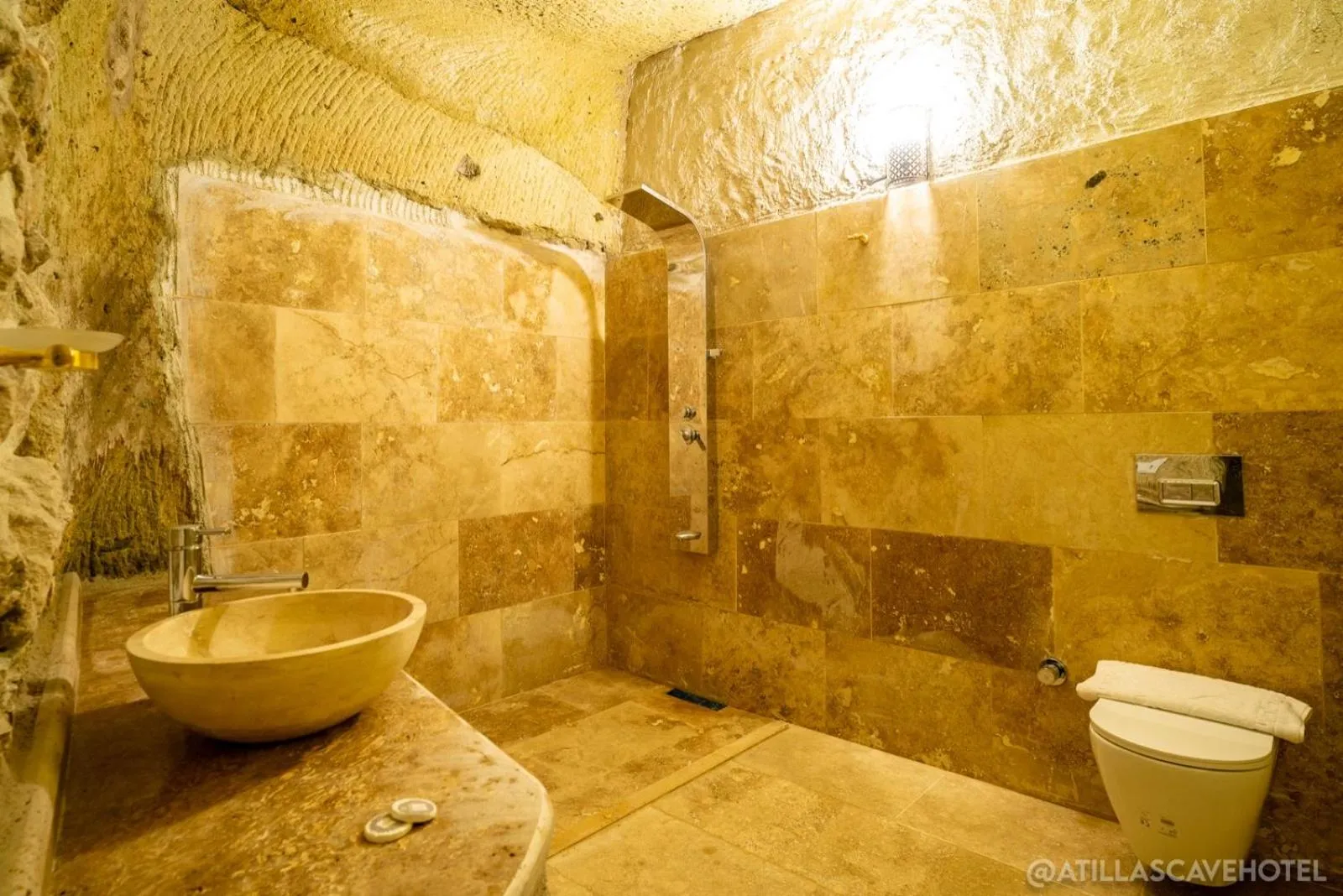 Shower in Atilla's Cave Hotel