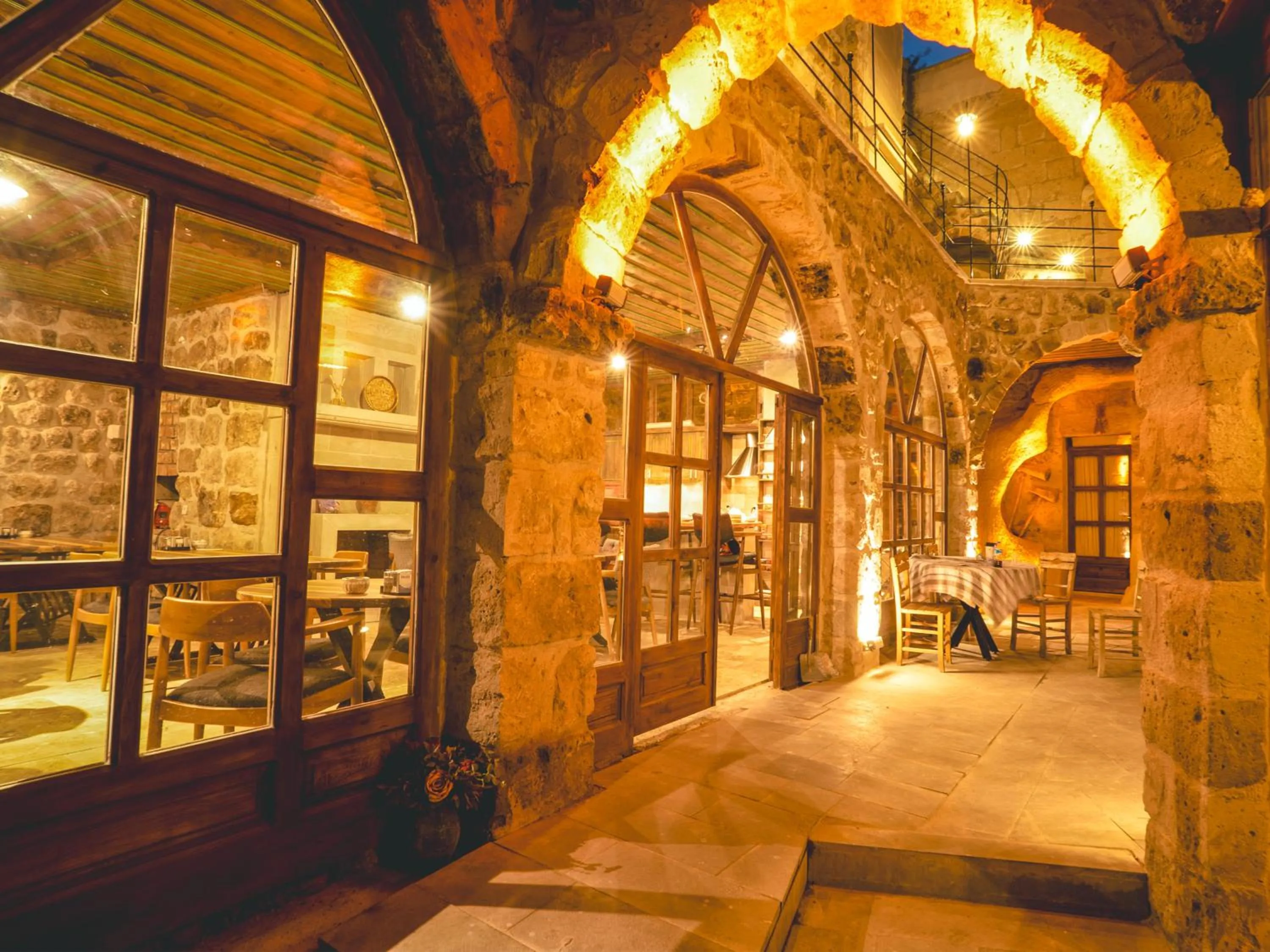 Restaurant/places to eat in Atilla's Cave Hotel