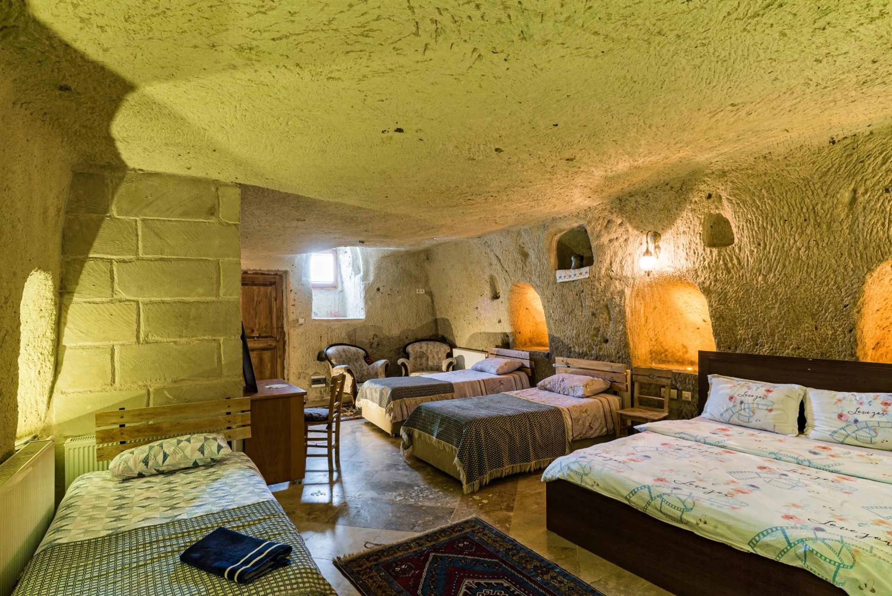 Photo of the whole room, Bed in Atilla's Cave Hotel