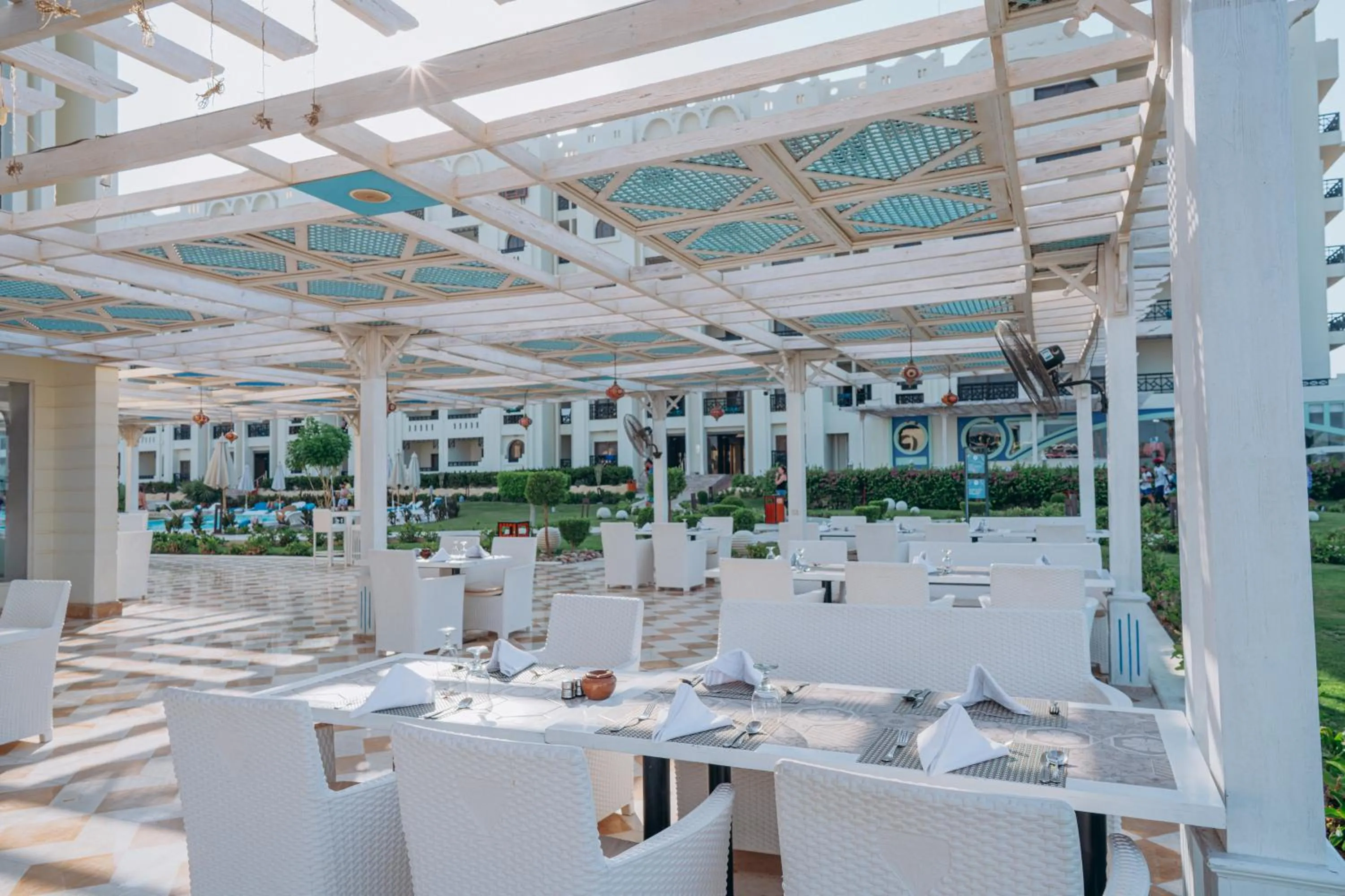 Restaurant/places to eat in Gravity Hotel & Aqua Park Sahl Hasheesh Families and Couples Only