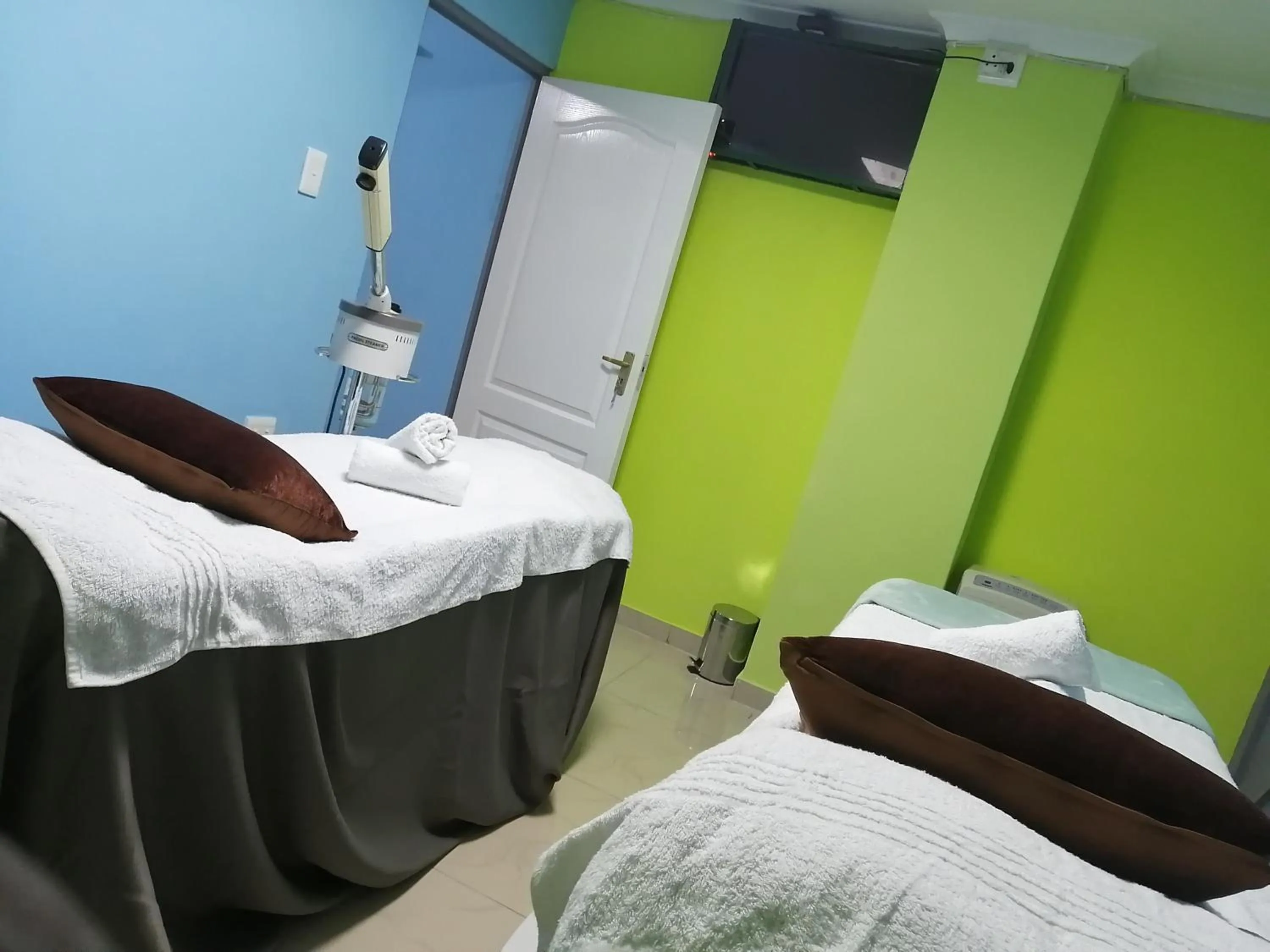 Massage in ANNEX LODGE & SPa