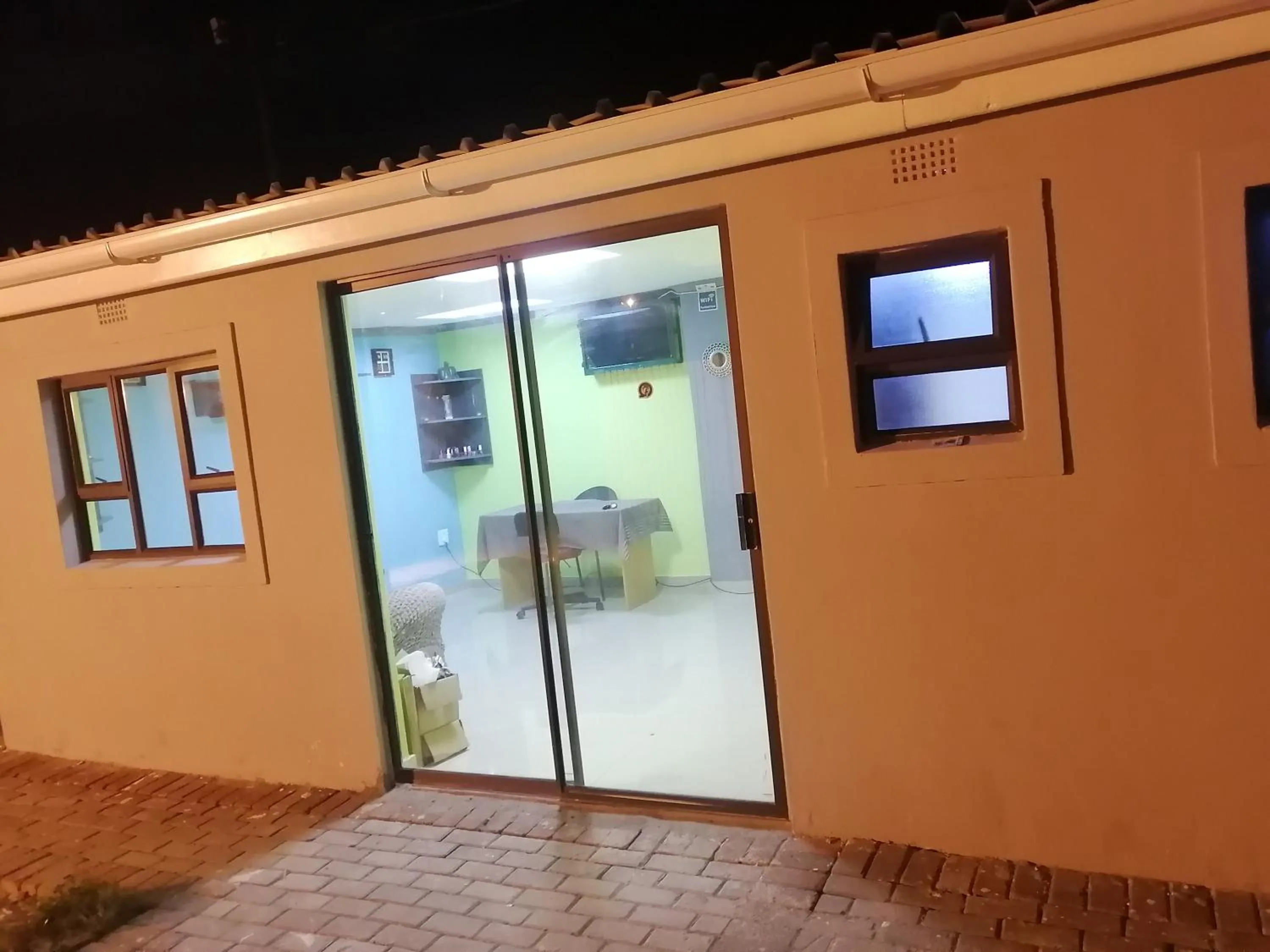 Massage in ANNEX LODGE & SPa