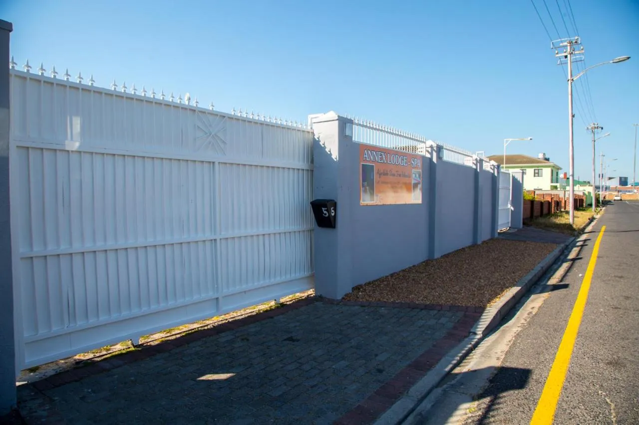 Property building in ANNEX LODGE & SPa